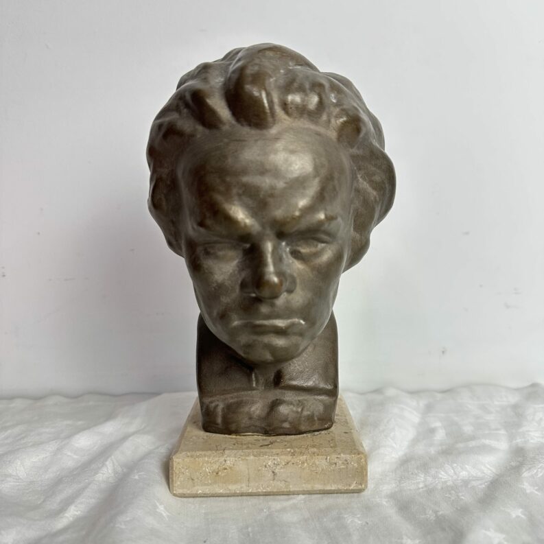 Ancien buste de Beethoven