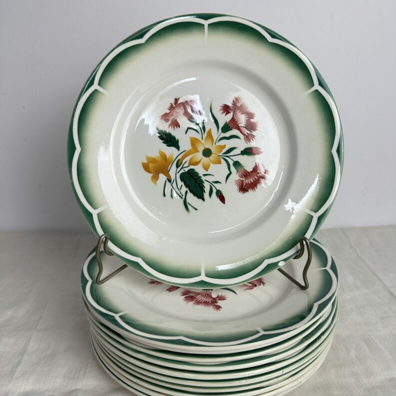 11 assiettes Esper Digoin Sarreguemines