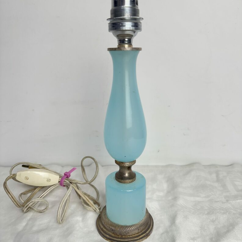 Petite lampe vintage opaline bleu