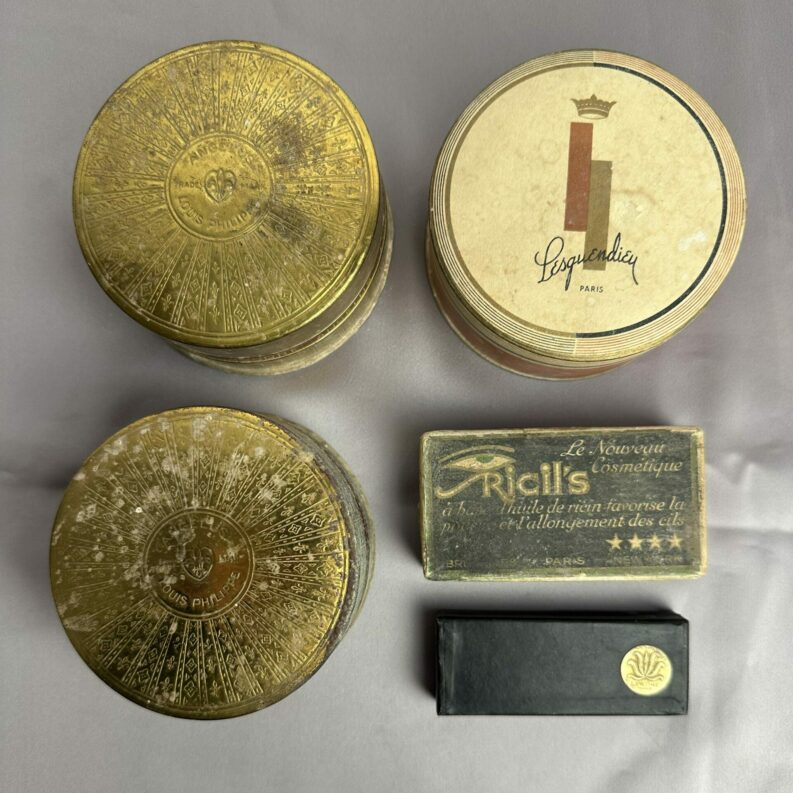 Ensemble de maquillage ancien