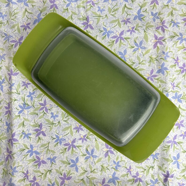 Beurrier rétro en plastique vert