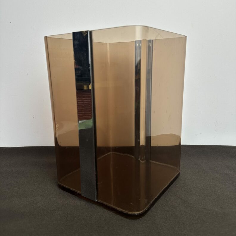 Poubelle vintage en plexiglas fumé seventies