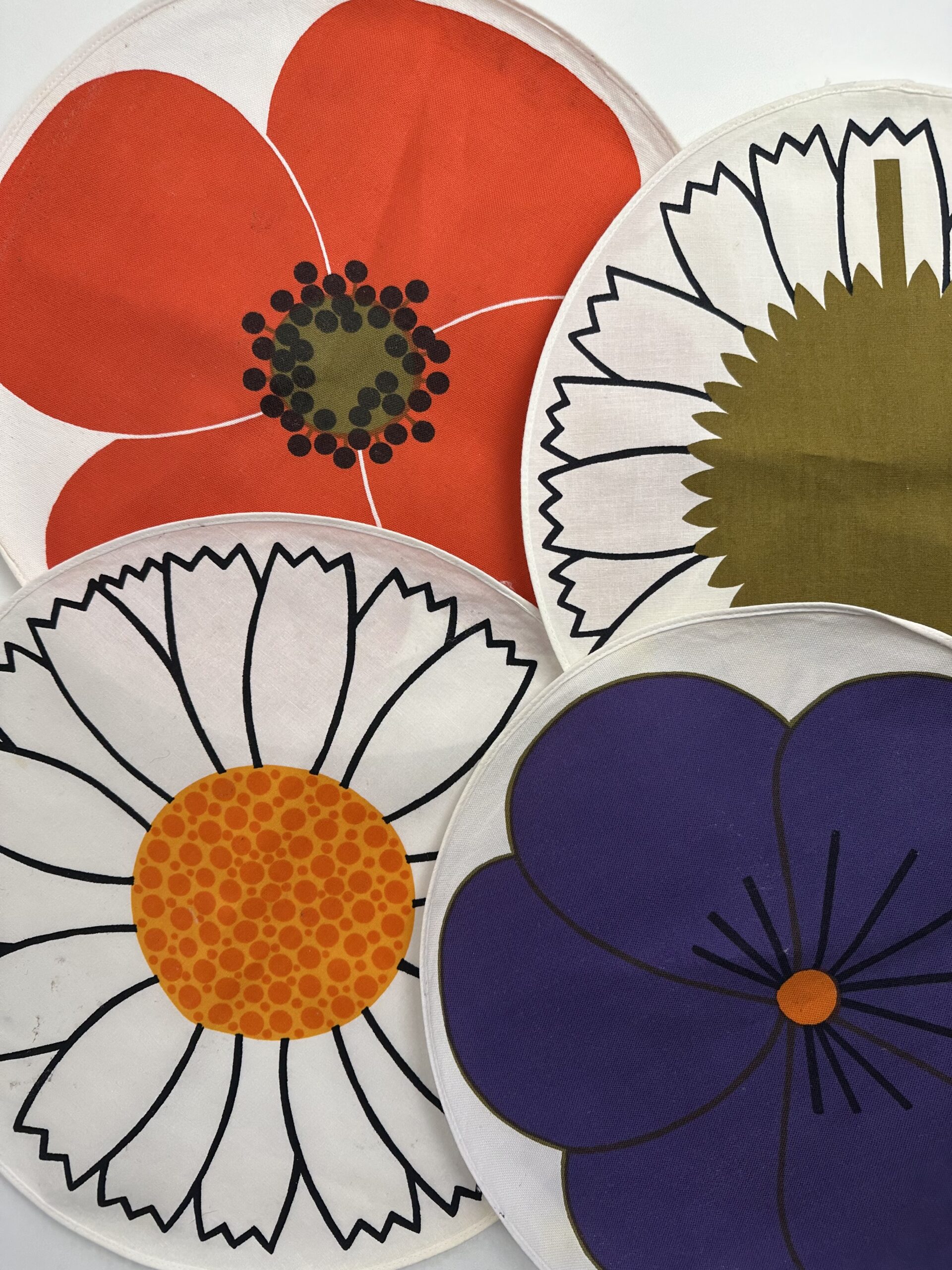 4 sets de table fleuri rétro – Image 11