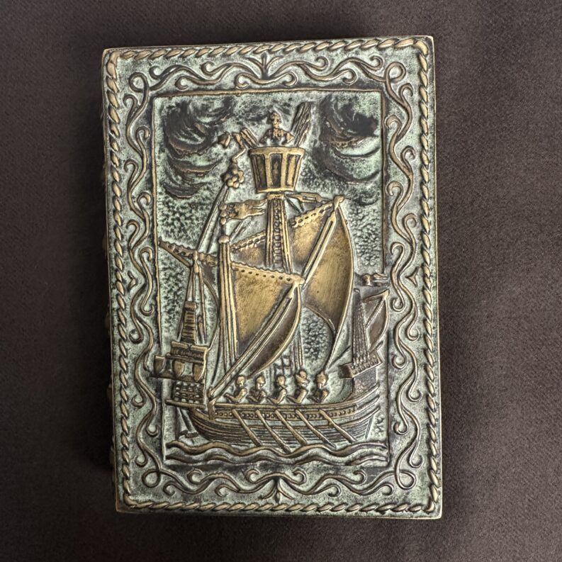 Coffret en bronze Max Le Verrier décor navire