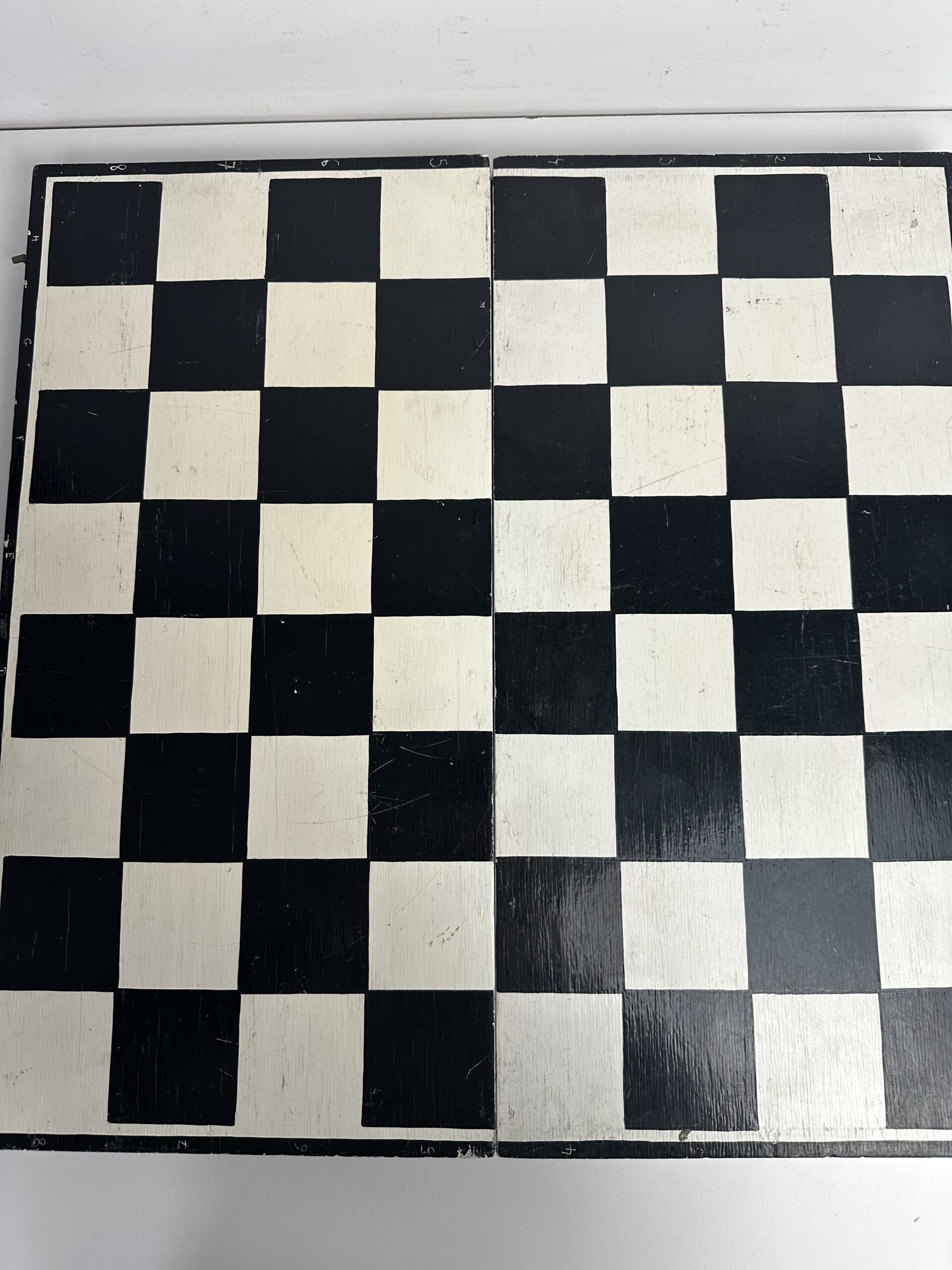 Jeu d’échecs ancien artisanal en bois – Image 4
