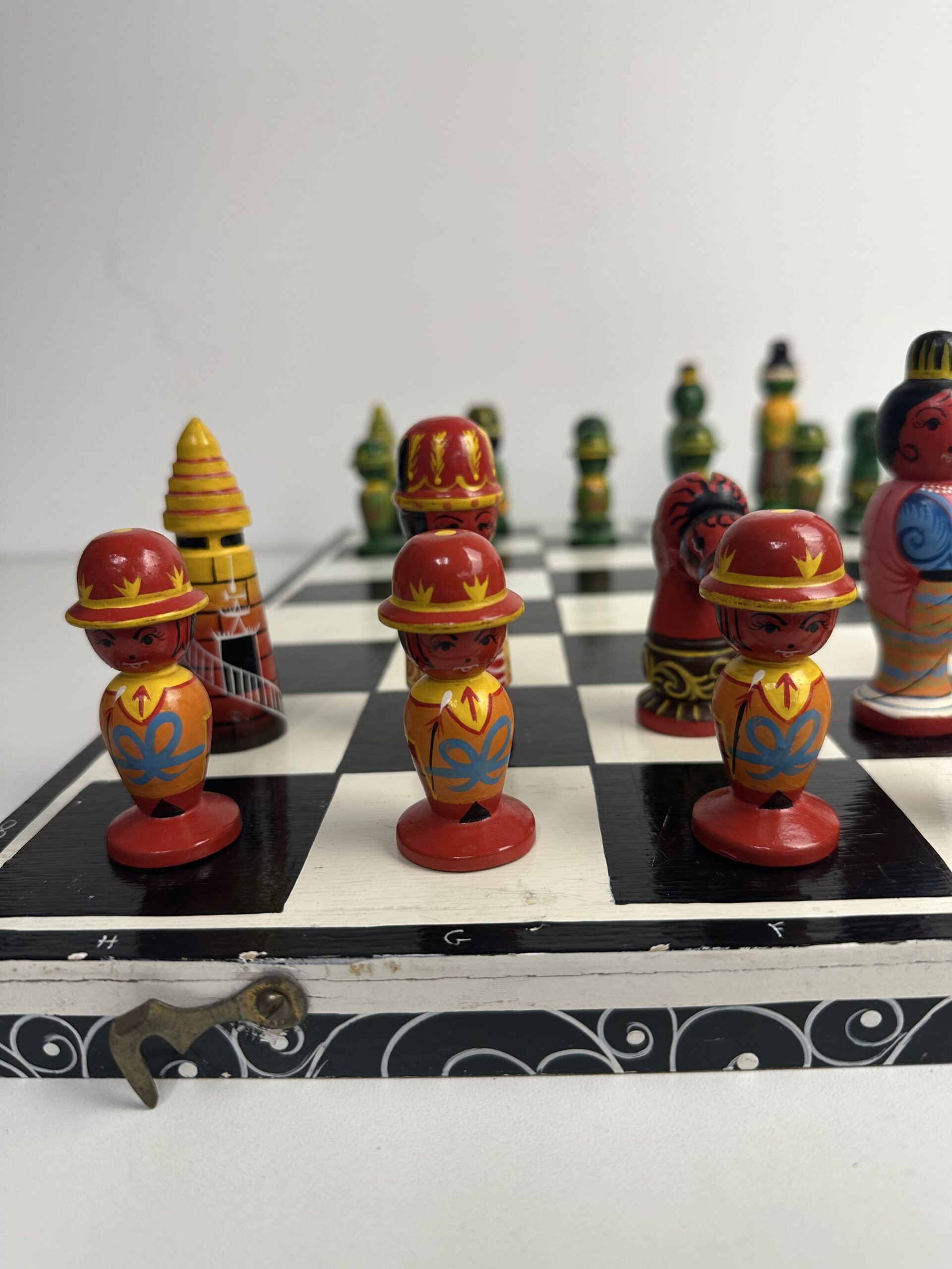 Jeu d’échecs ancien artisanal en bois – Image 17