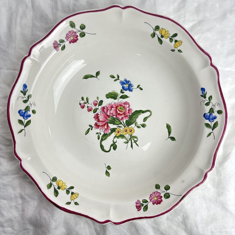 Plat creux Vieux Saint Amand 1713
