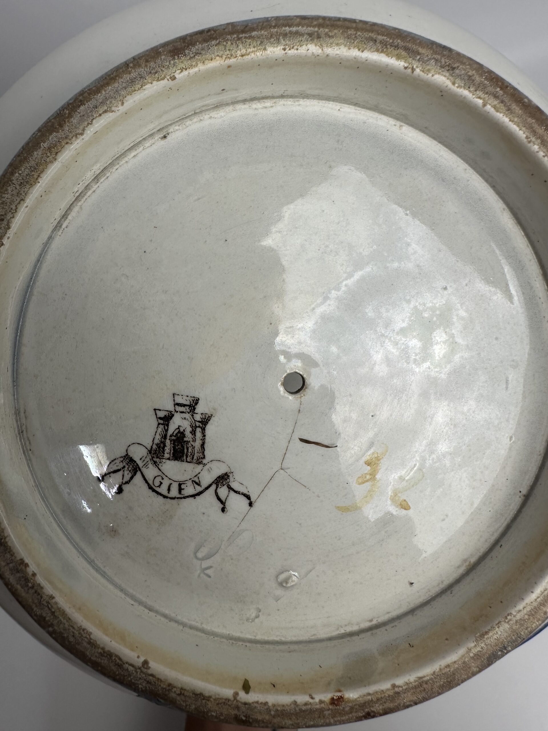 Cache pot ancien Gien en faïence Style Renaissance – Image 15