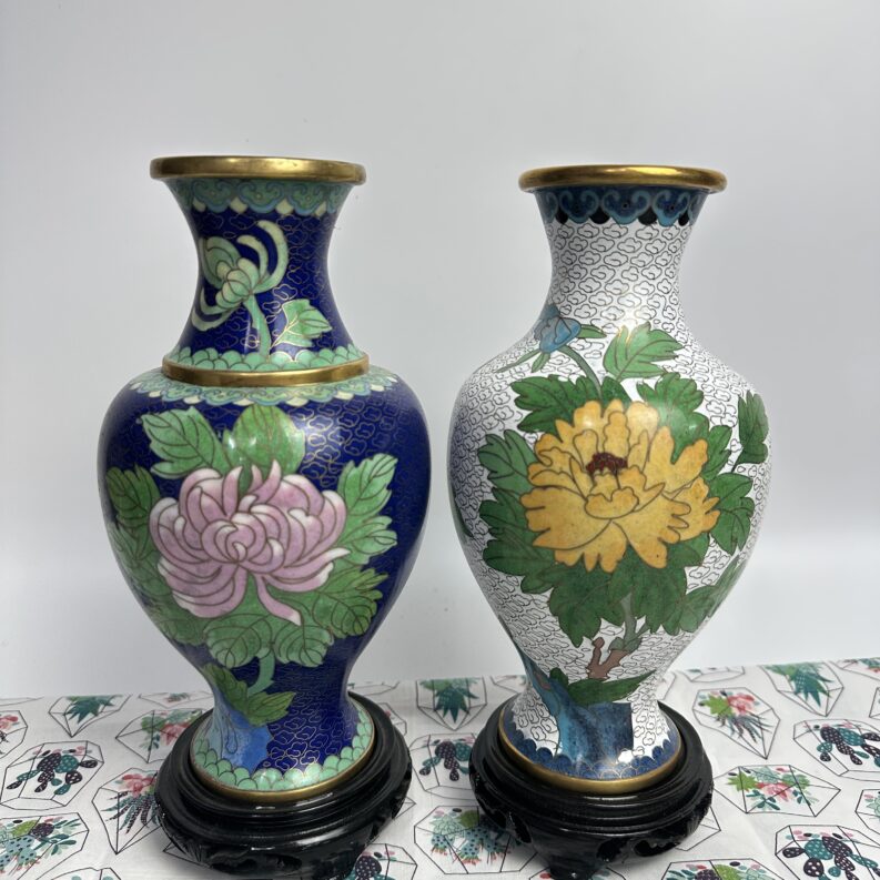 Duo de vases cloisonnés chinois