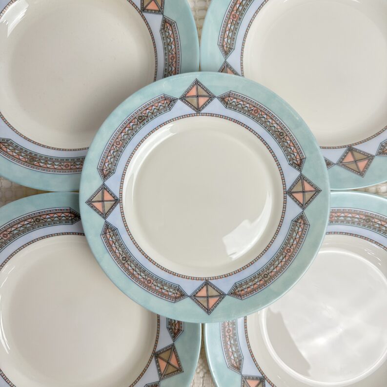 Lot de 8 assiettes Arcopal pastel géométriques