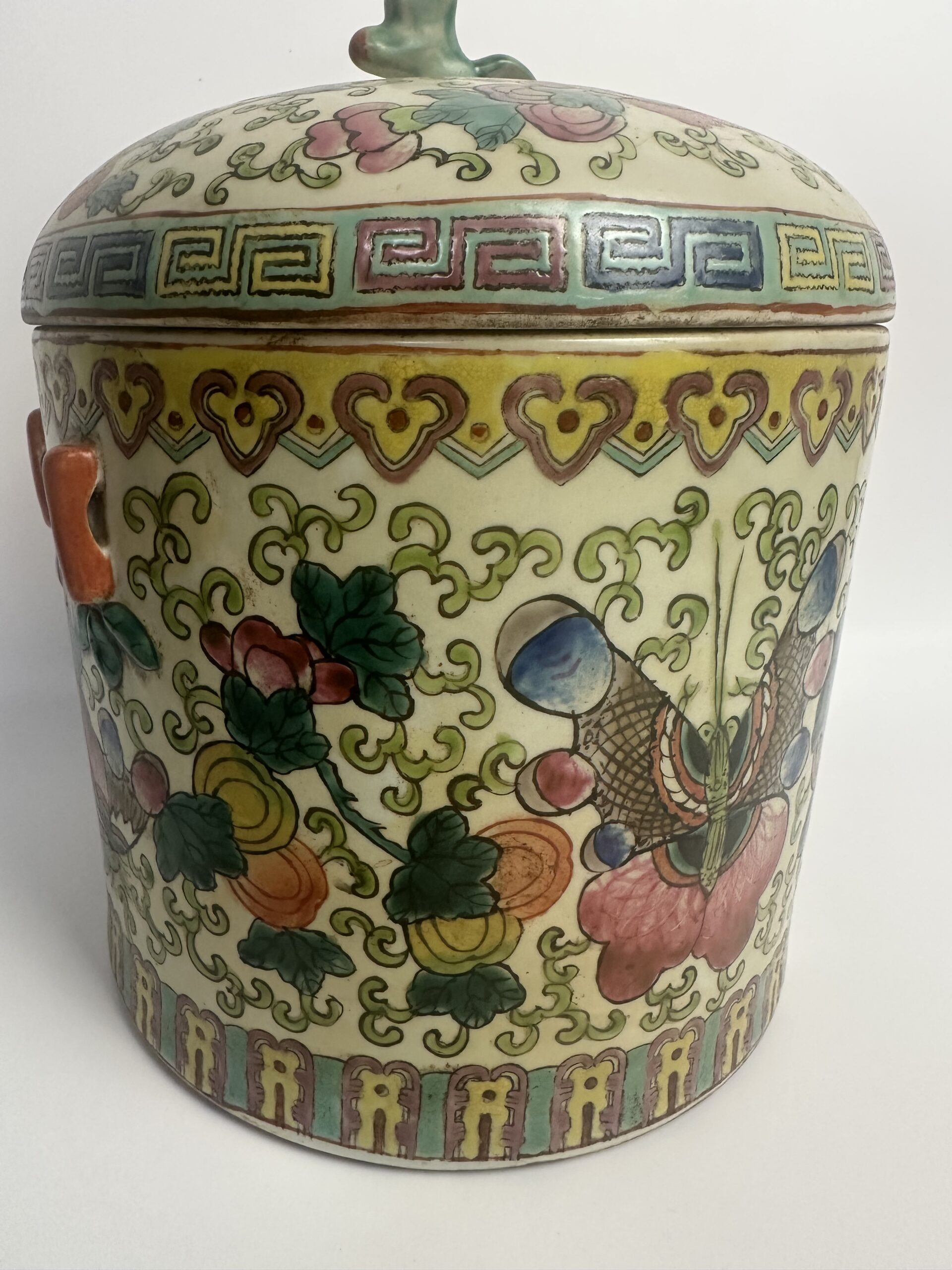 Pot chinois ancien à couvercle polychrome – Image 8