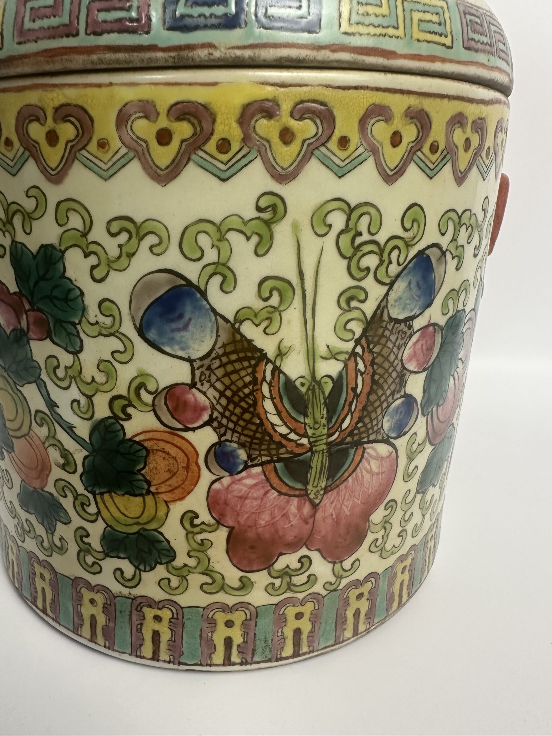 Pot chinois ancien à couvercle polychrome – Image 9