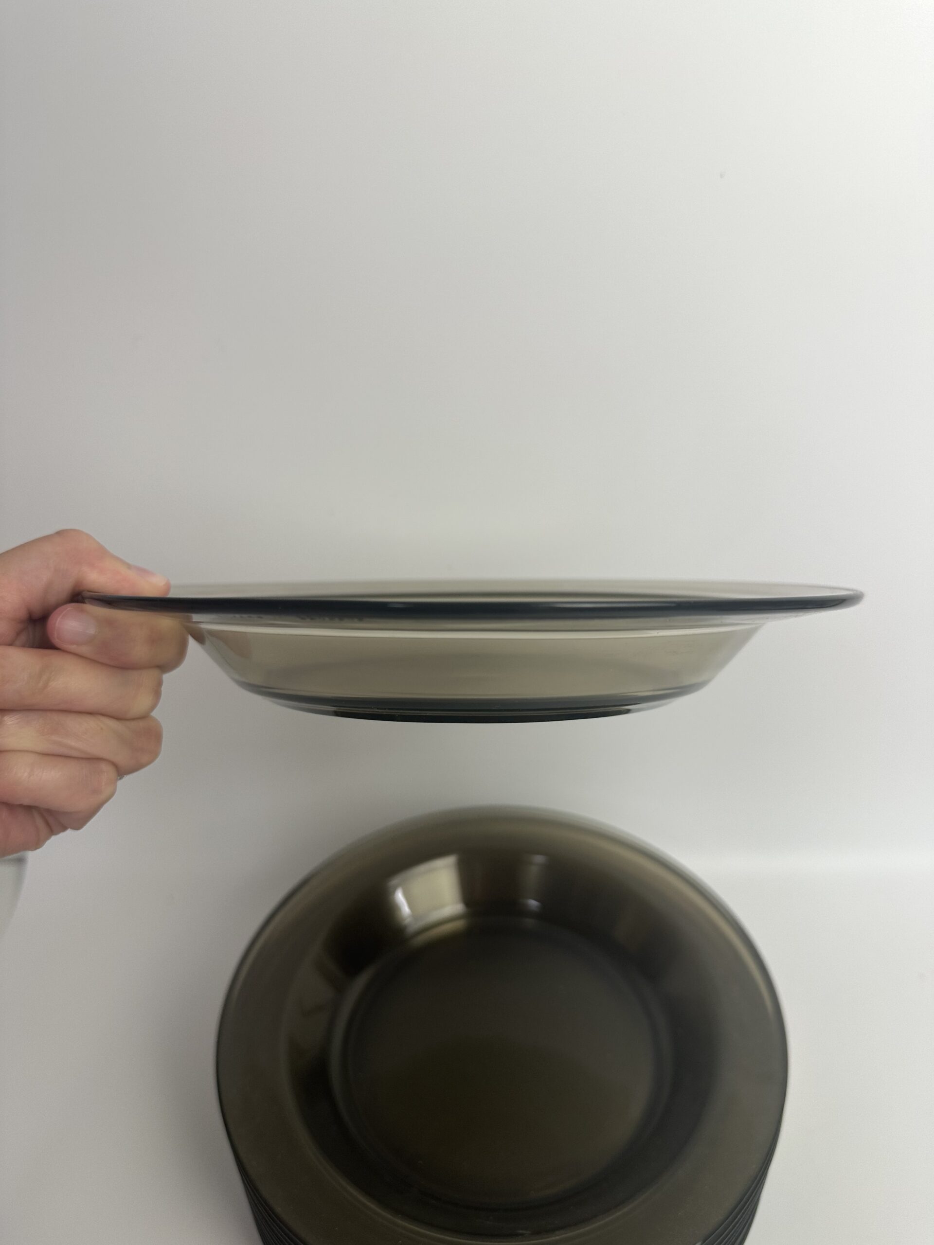 12 assiettes creuses fumées Arcoroc vintage – Image 5