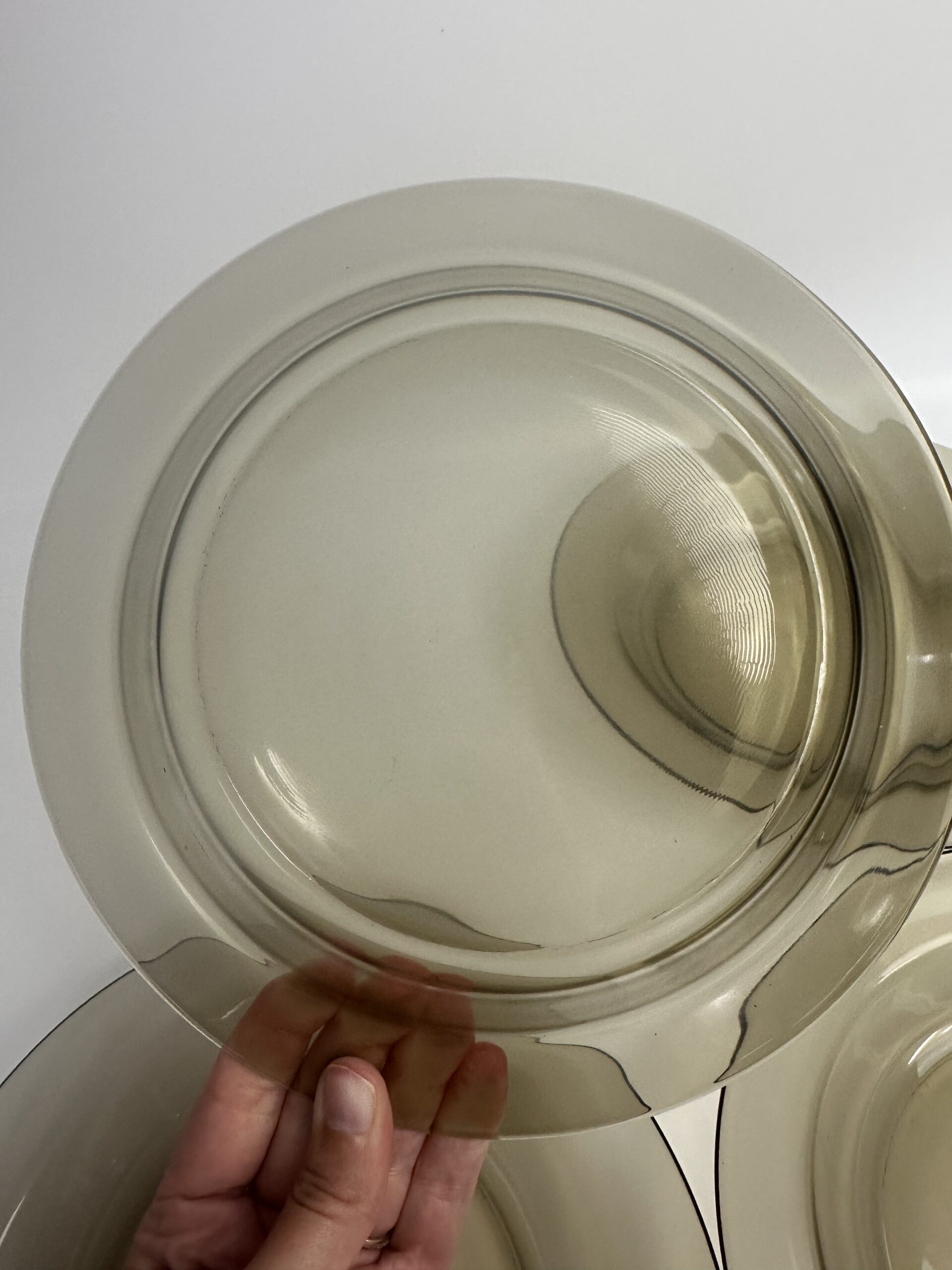 12 assiettes creuses fumées Arcoroc vintage – Image 10