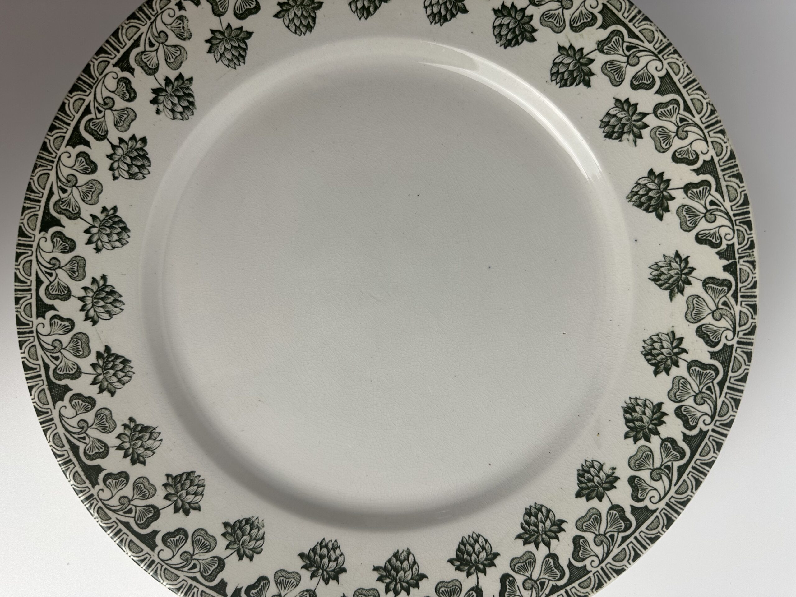 6 assiettes anciennes Badonviller Trèfle Terre de Fer – Image 4