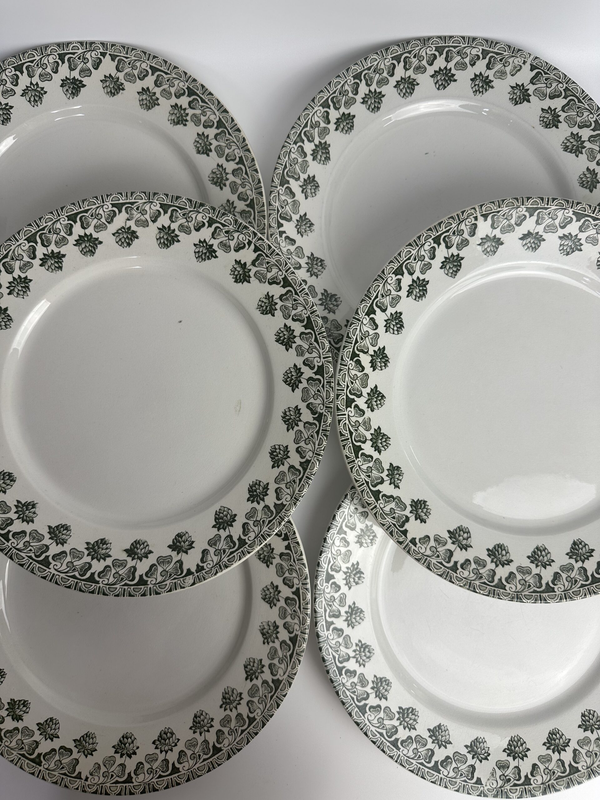 6 assiettes anciennes Badonviller Trèfle Terre de Fer – Image 9