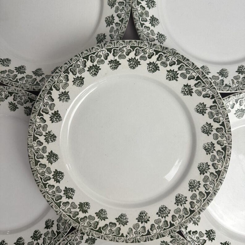 6 assiettes anciennes Badonviller Trèfle Terre de Fer