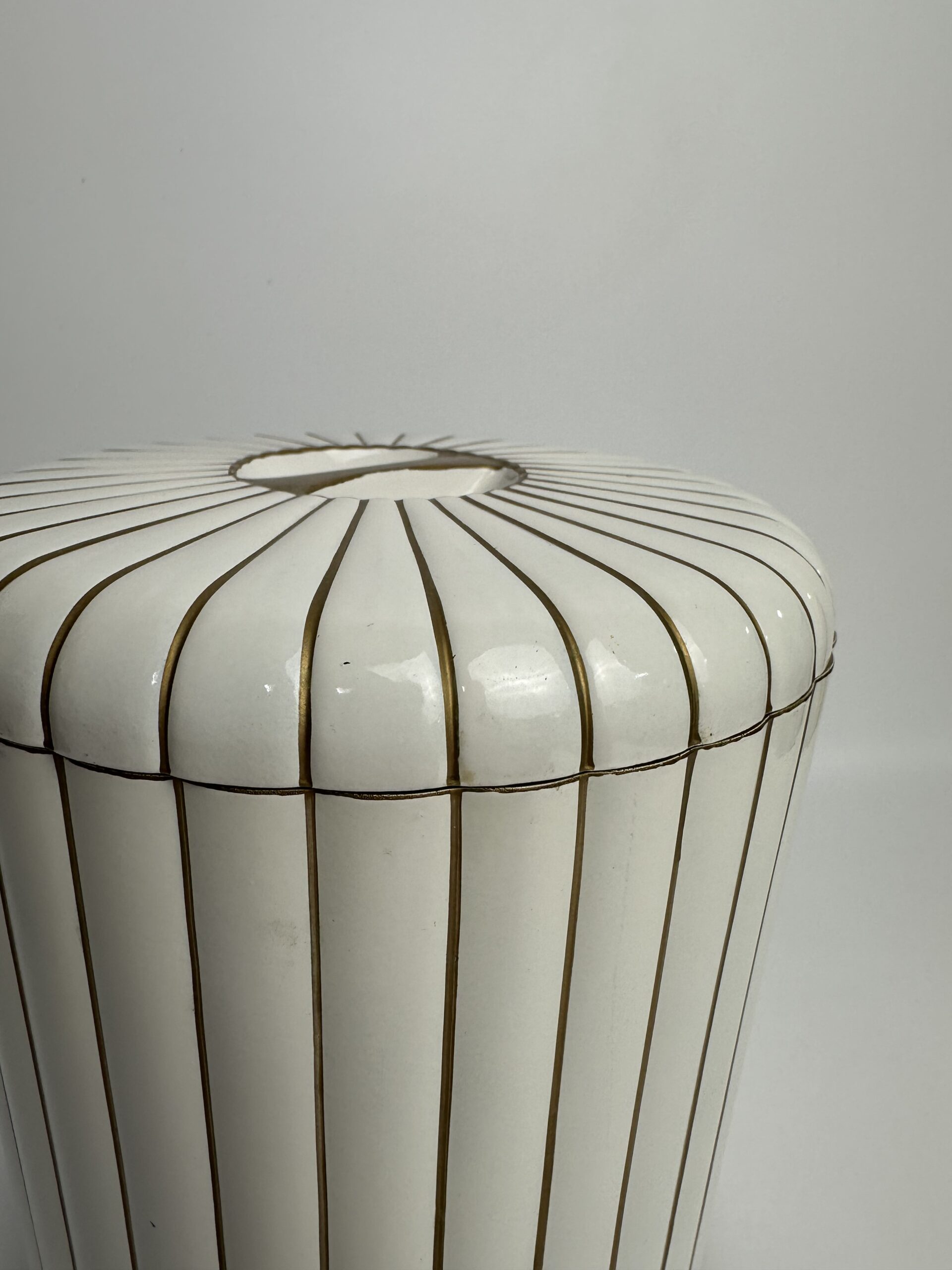 Seau à glaçons vintage blanc et doré – Image 6