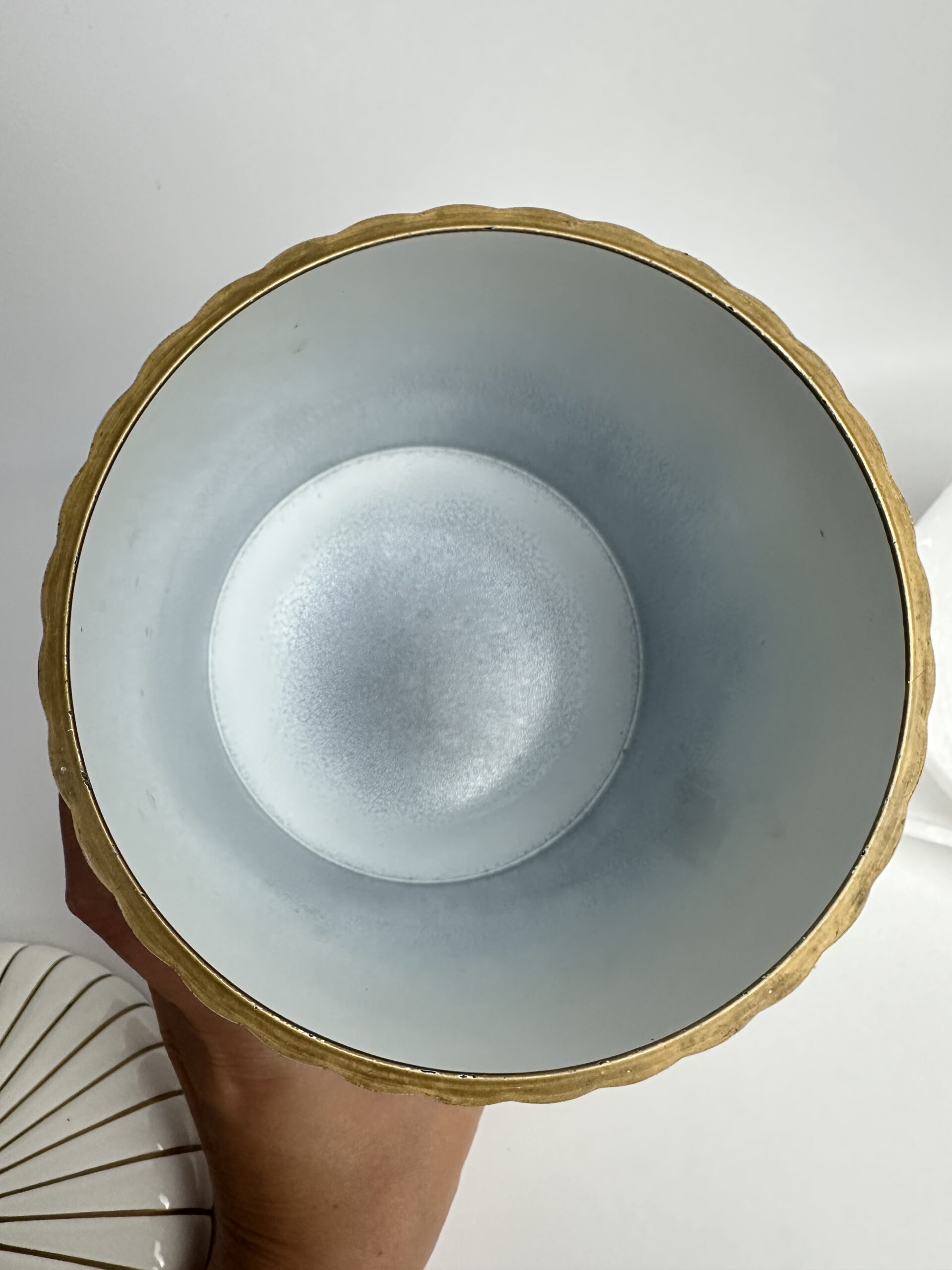 Seau à glaçons vintage blanc et doré – Image 9