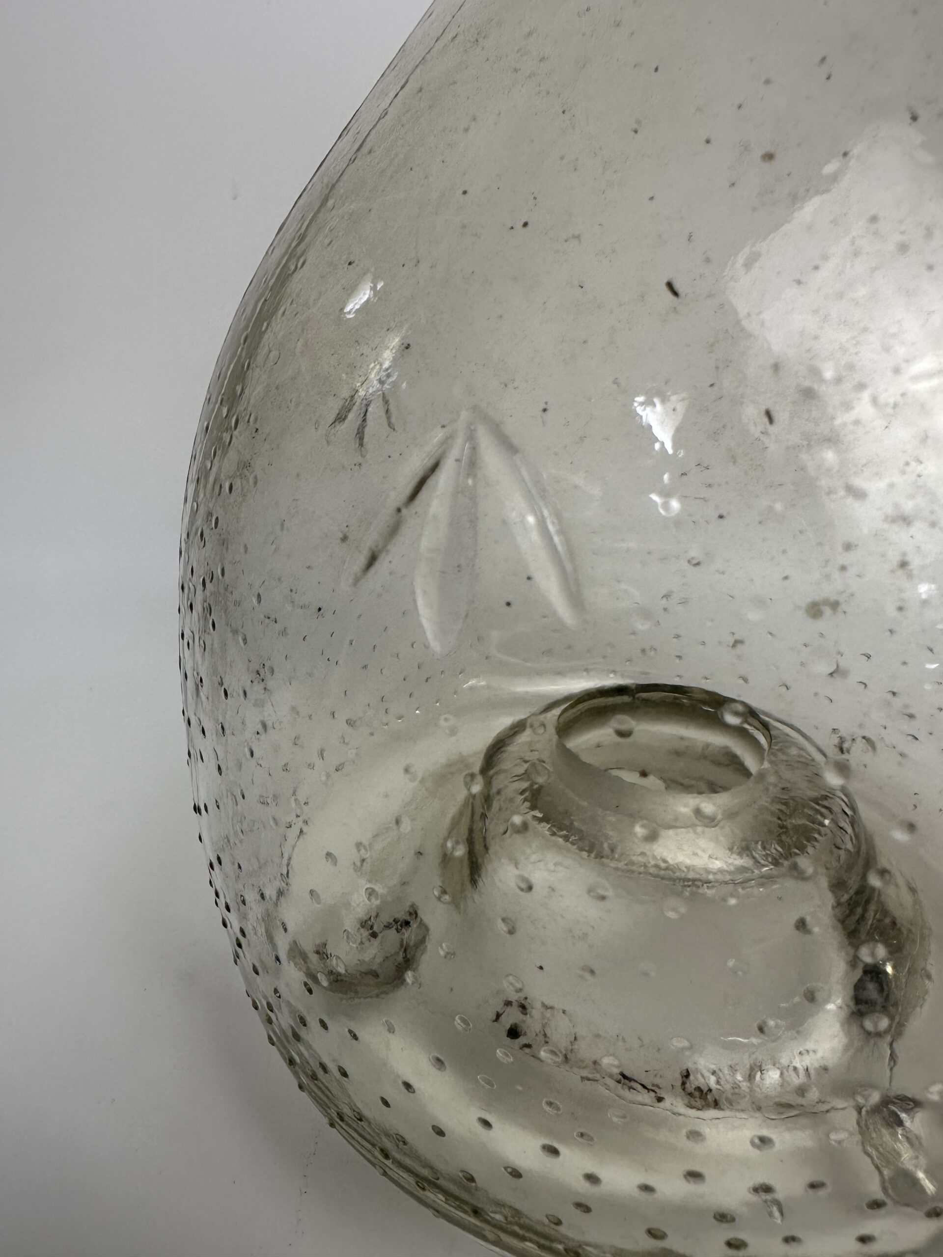 Piège à guêpes vintage en verre moulé – Image 6
