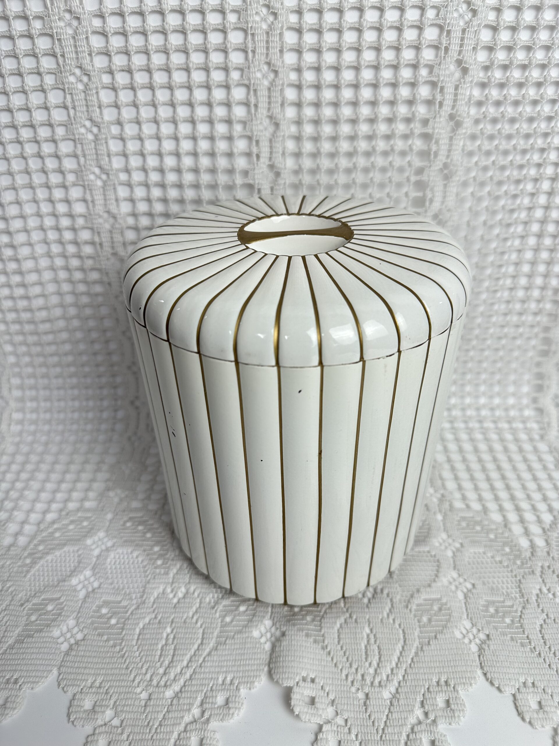 Seau à glaçons vintage blanc et doré