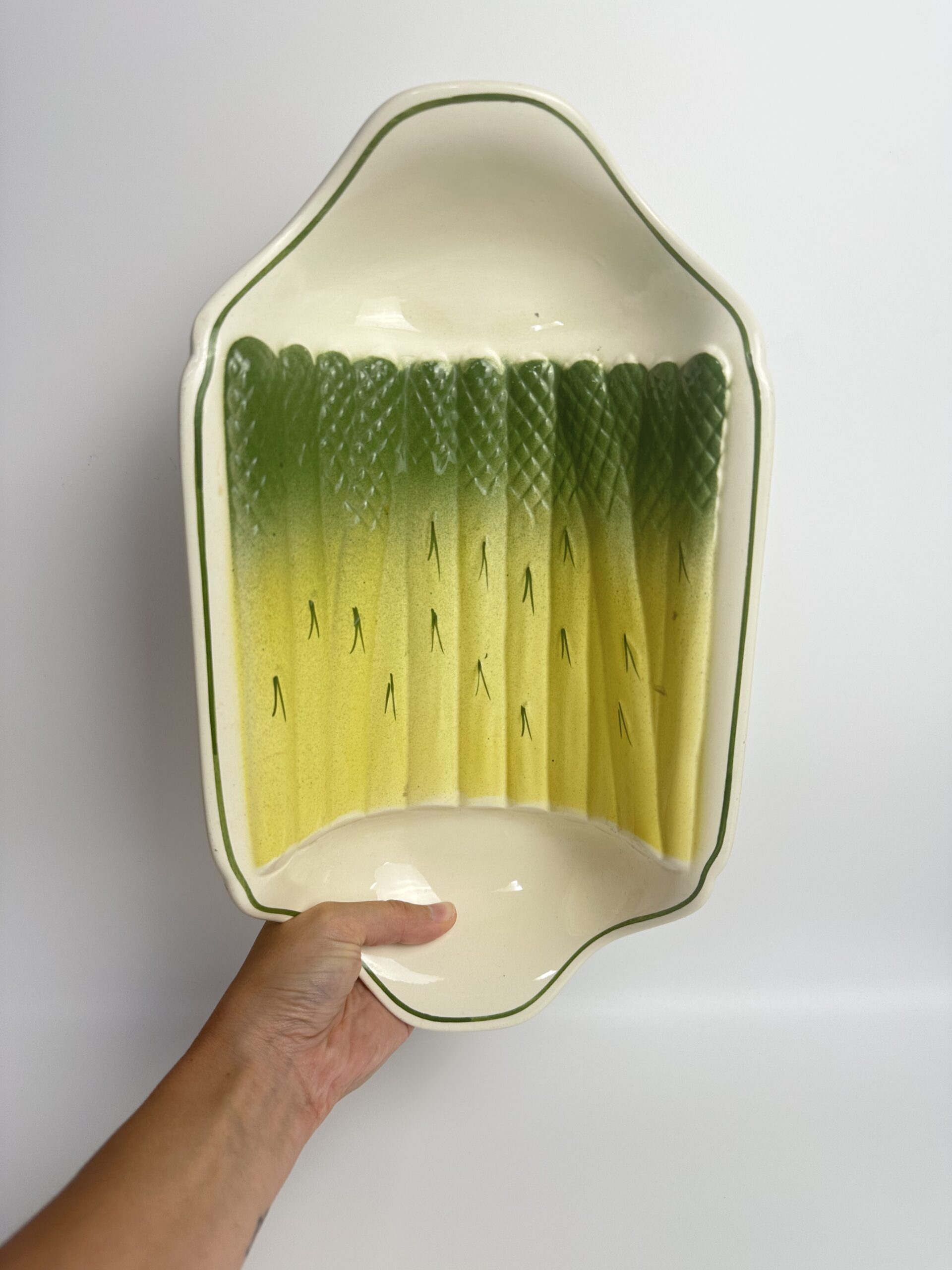 Plat à asperges Salins-les-Bains en barbotine – Image 10