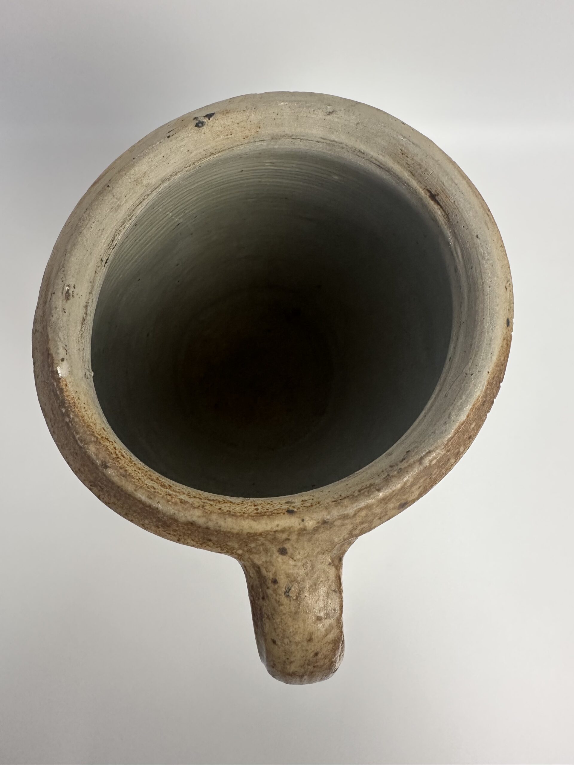 Pot ancien en grès – Image 10