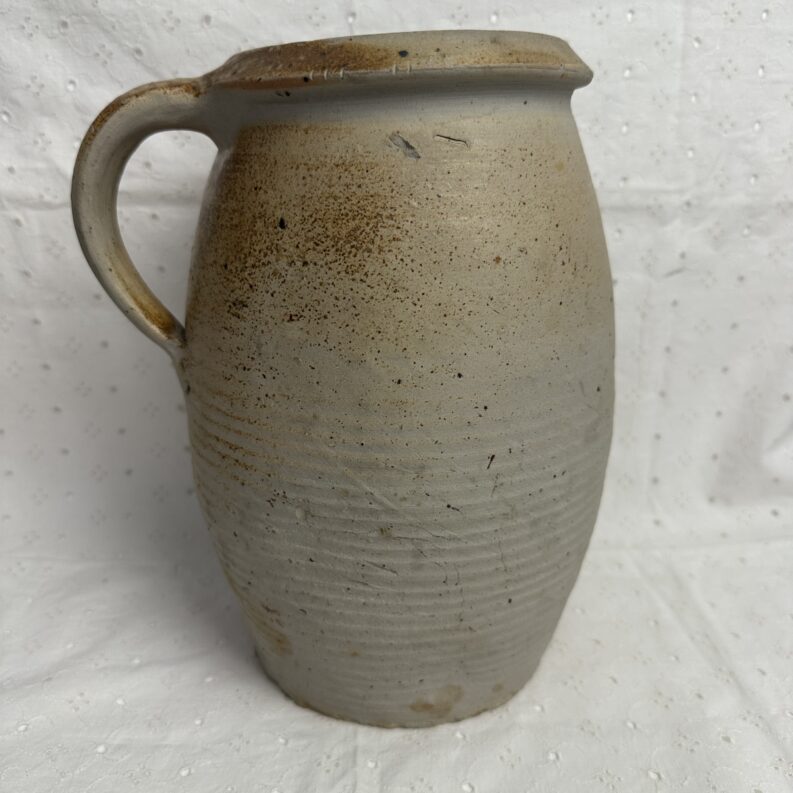 Pot ancien en grès