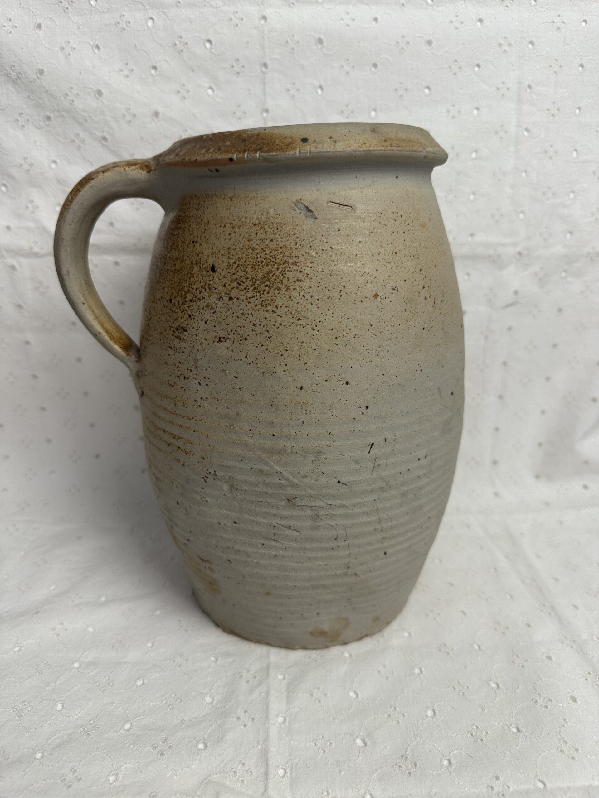 Pot ancien en grès