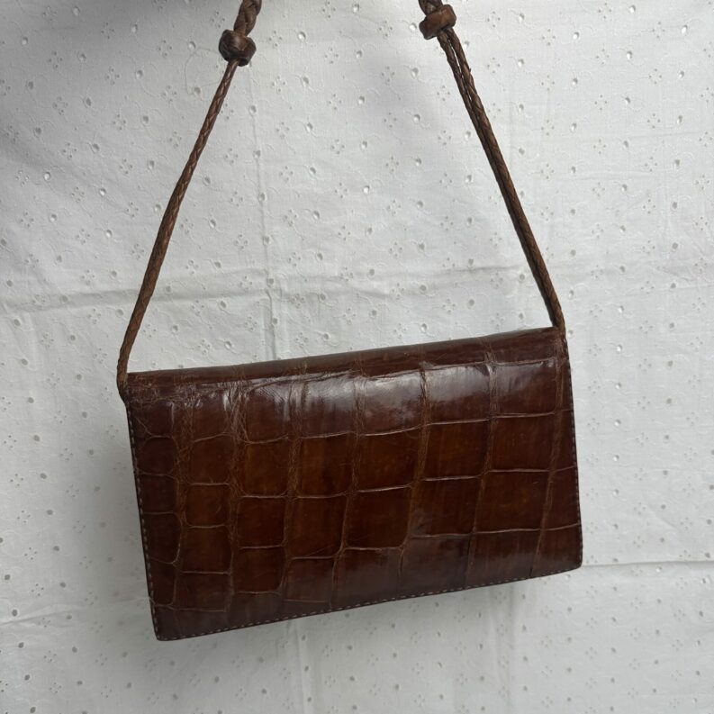 Sac à main vintage en cuir façon crocodile