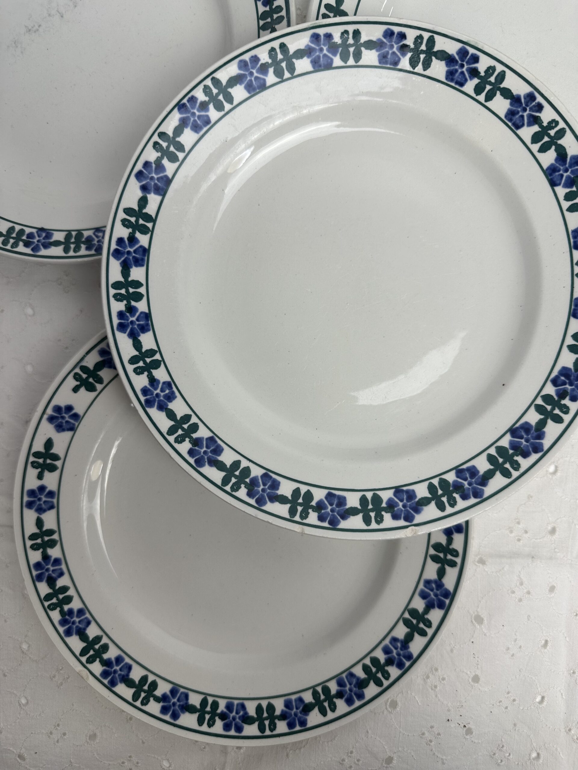 4 assiettes Saint Amand frise fleurie verte et bleue – Image 6