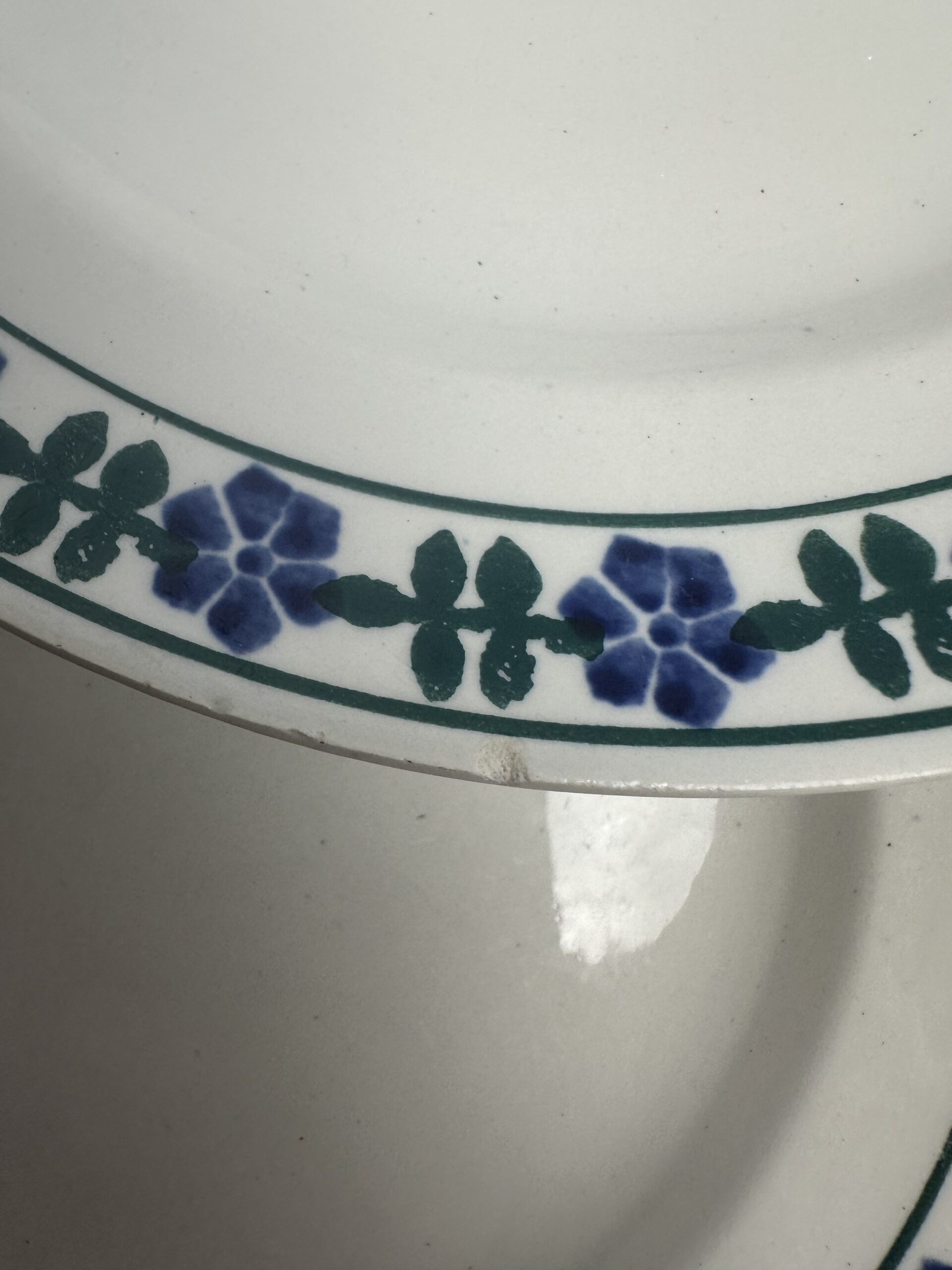 4 assiettes Saint Amand frise fleurie verte et bleue – Image 8