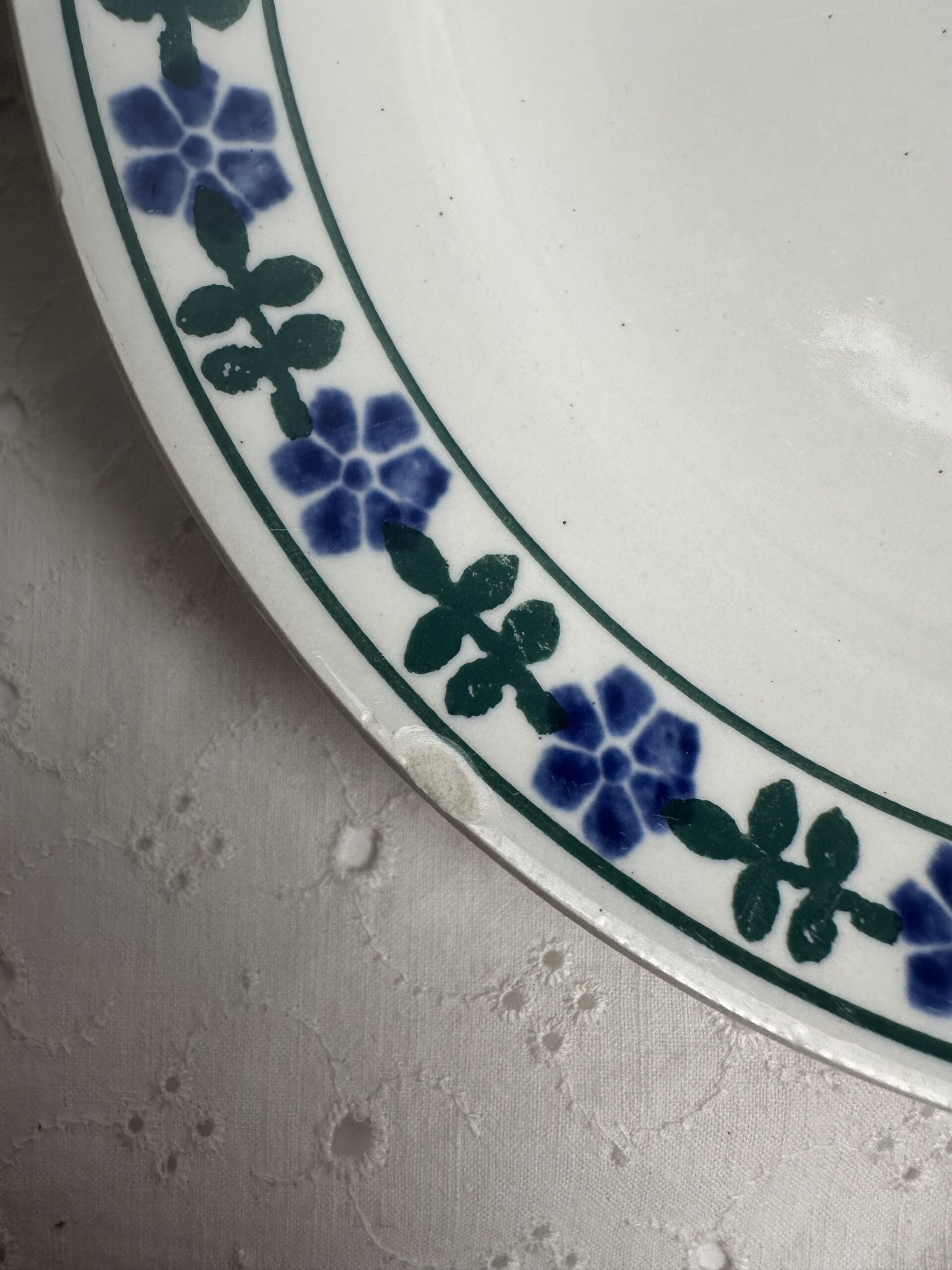 4 assiettes Saint Amand frise fleurie verte et bleue – Image 9