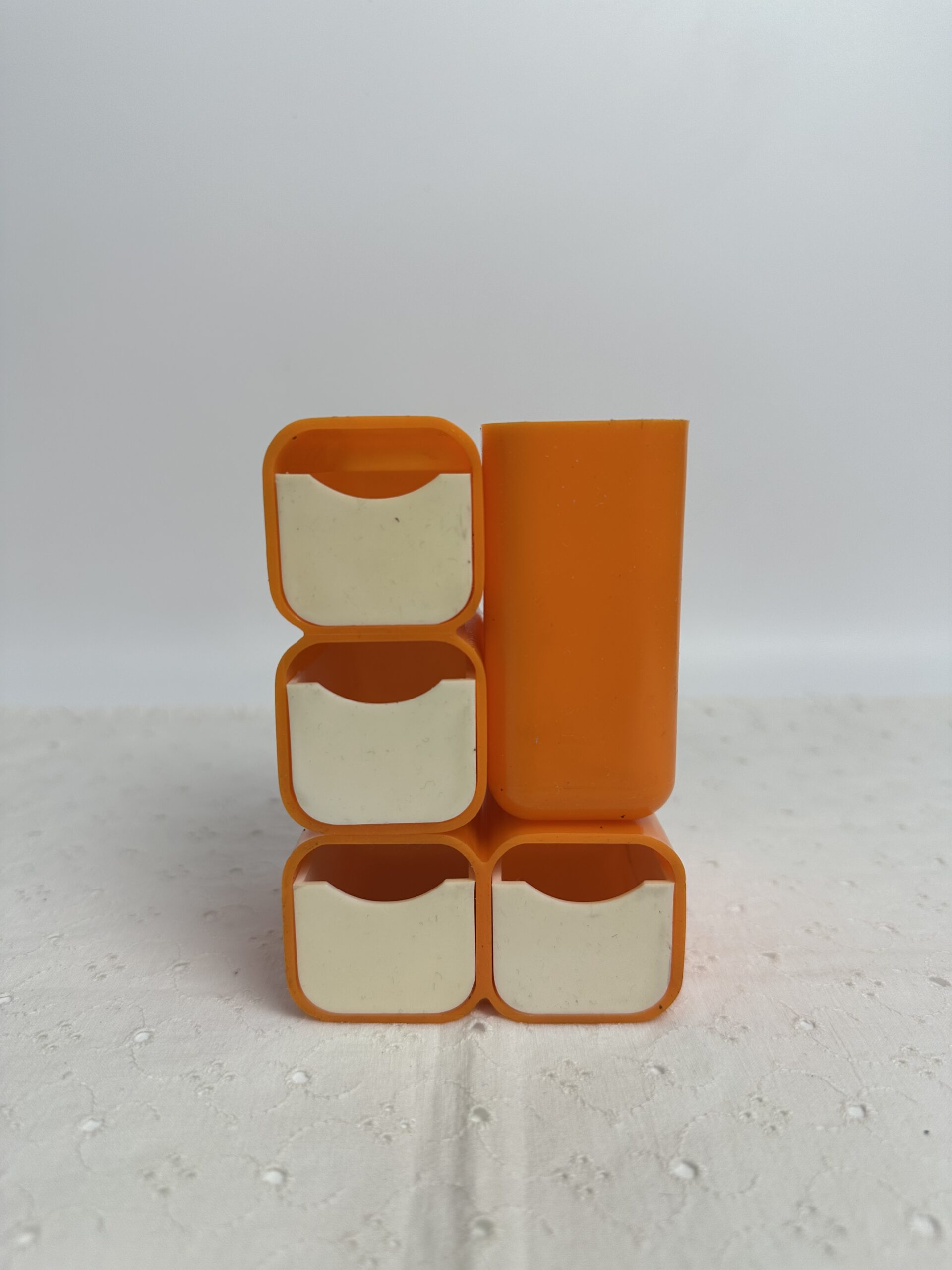 Organisateur de bureau vintage orange en plastique années 70 – Image 2