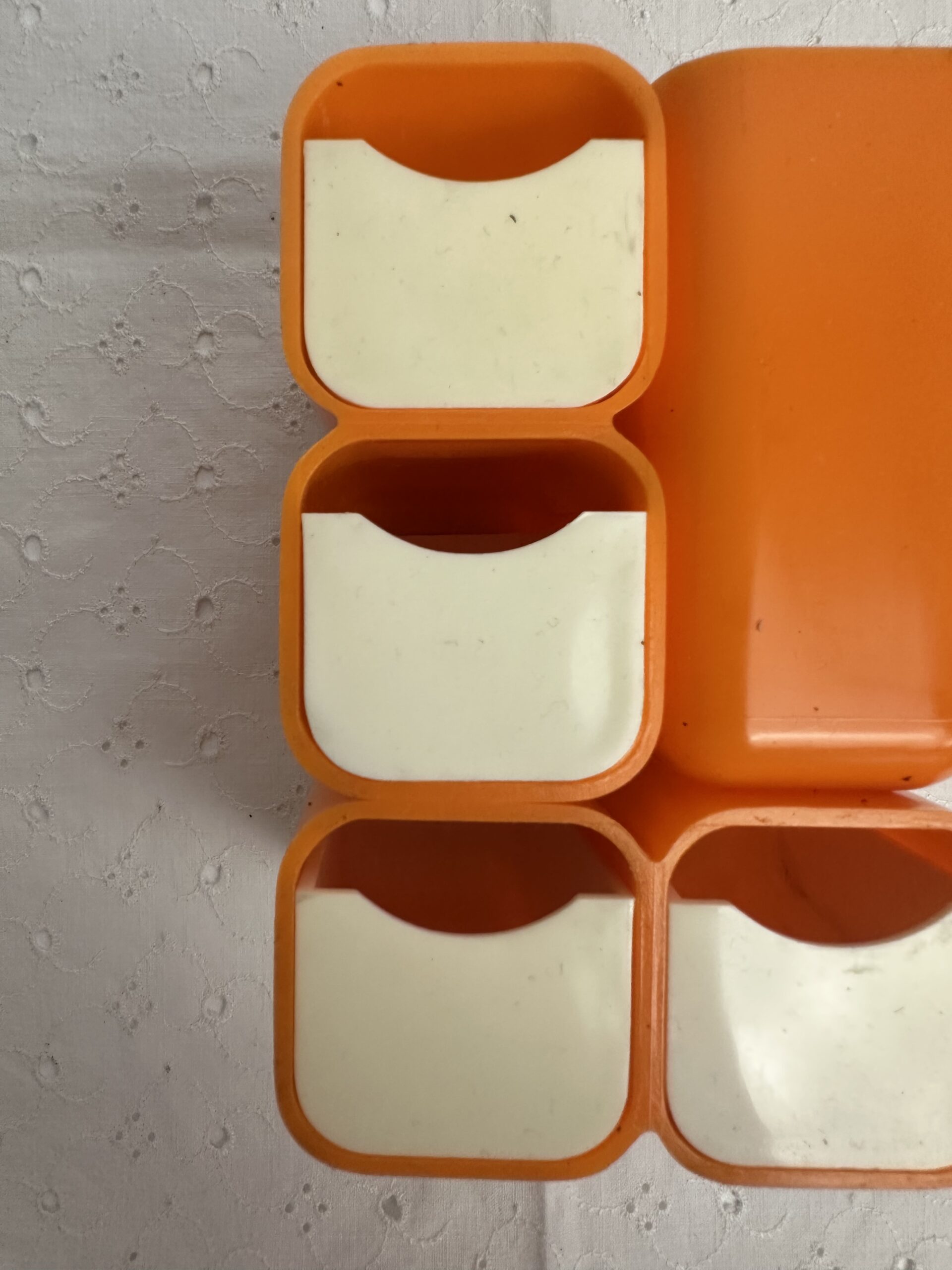 Organisateur de bureau vintage orange en plastique années 70 – Image 4