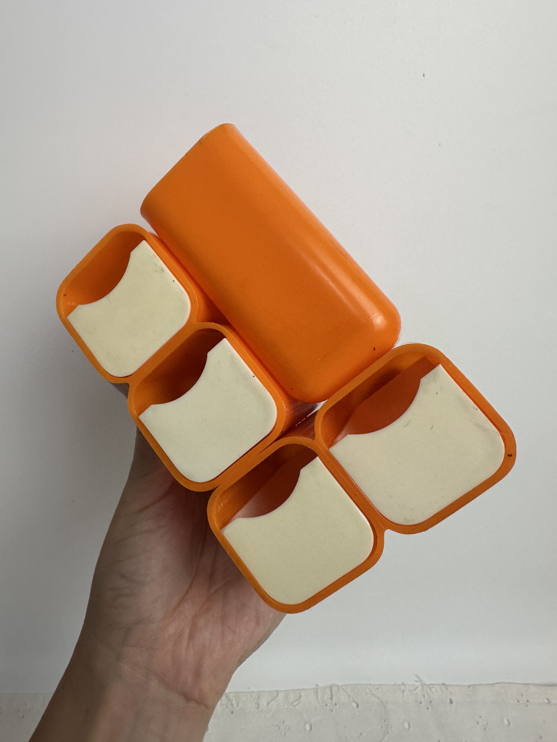Organisateur de bureau vintage orange en plastique années 70 – Image 13