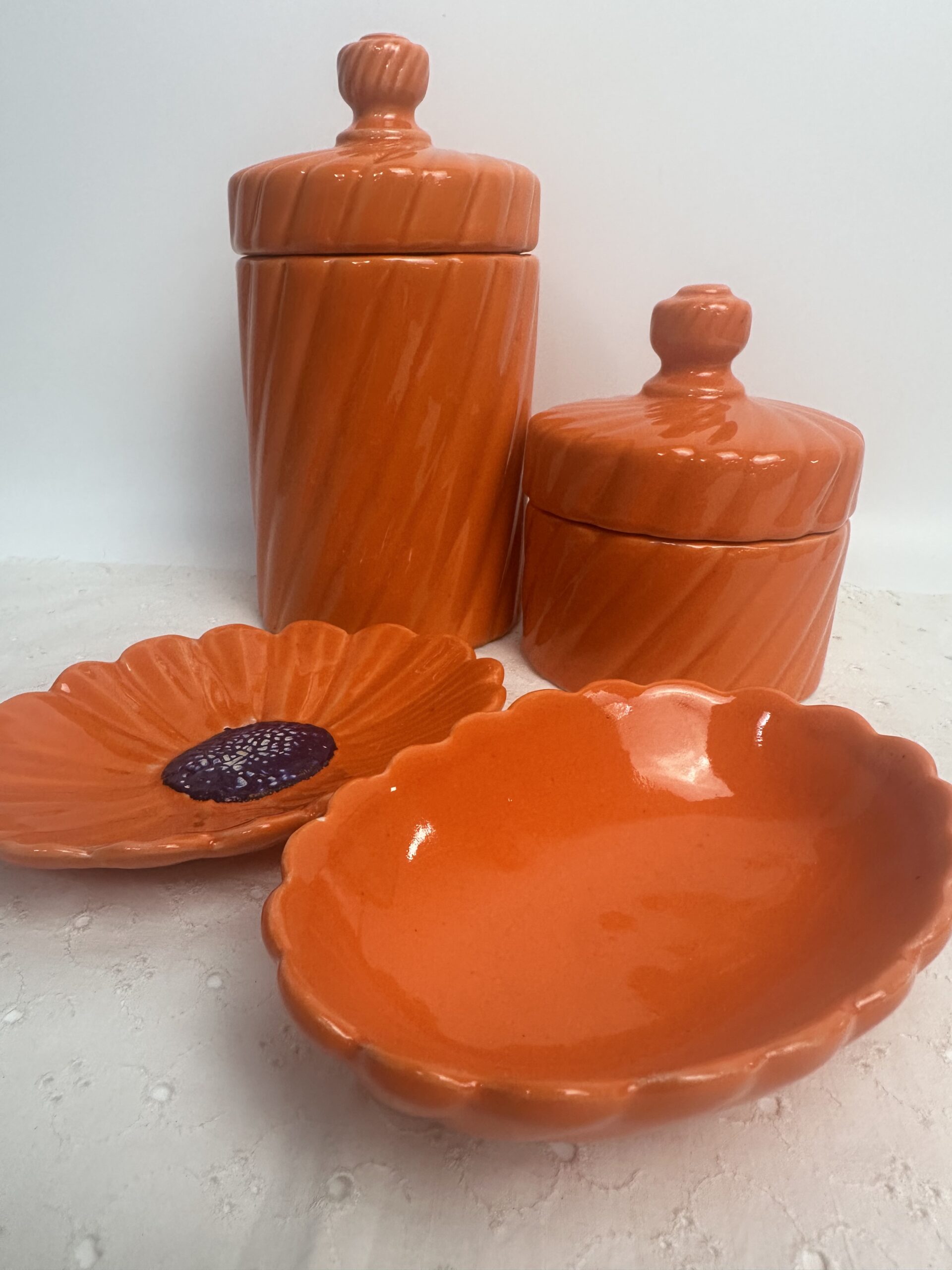 ensemble orange salle de bain vintage en céramique années 70