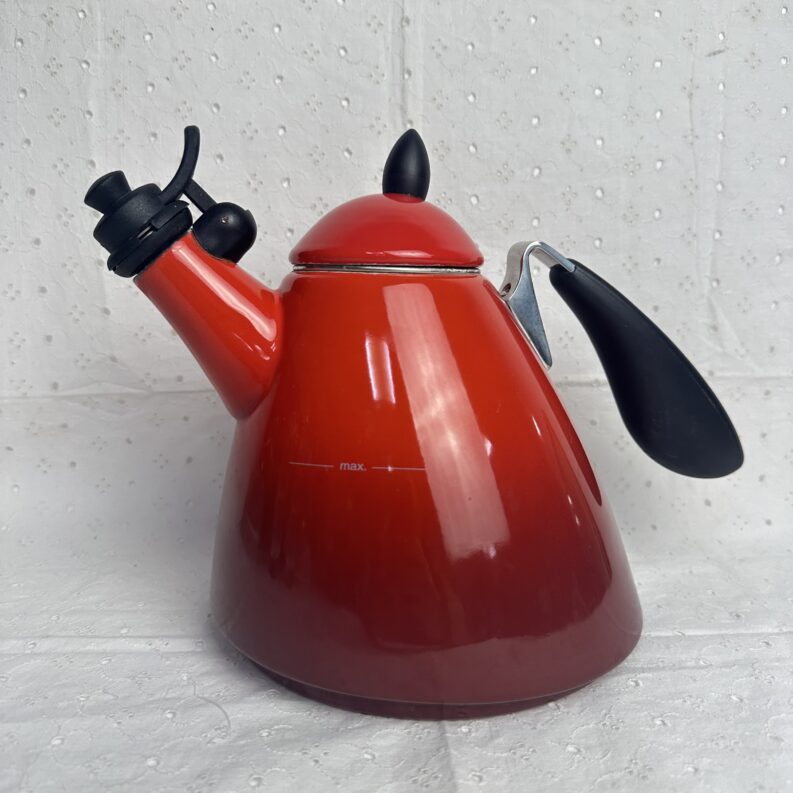 Ancienne bouilloire Le Creuset rouge