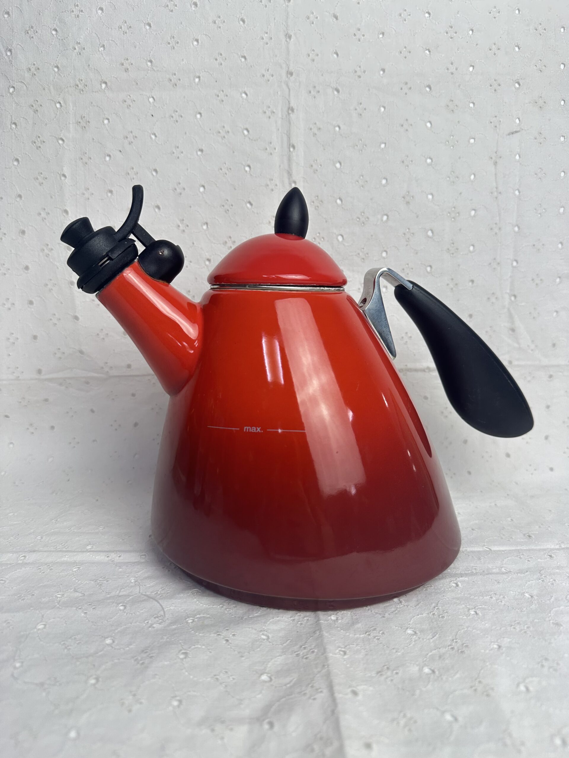 Ancienne bouilloire Le Creuset rouge