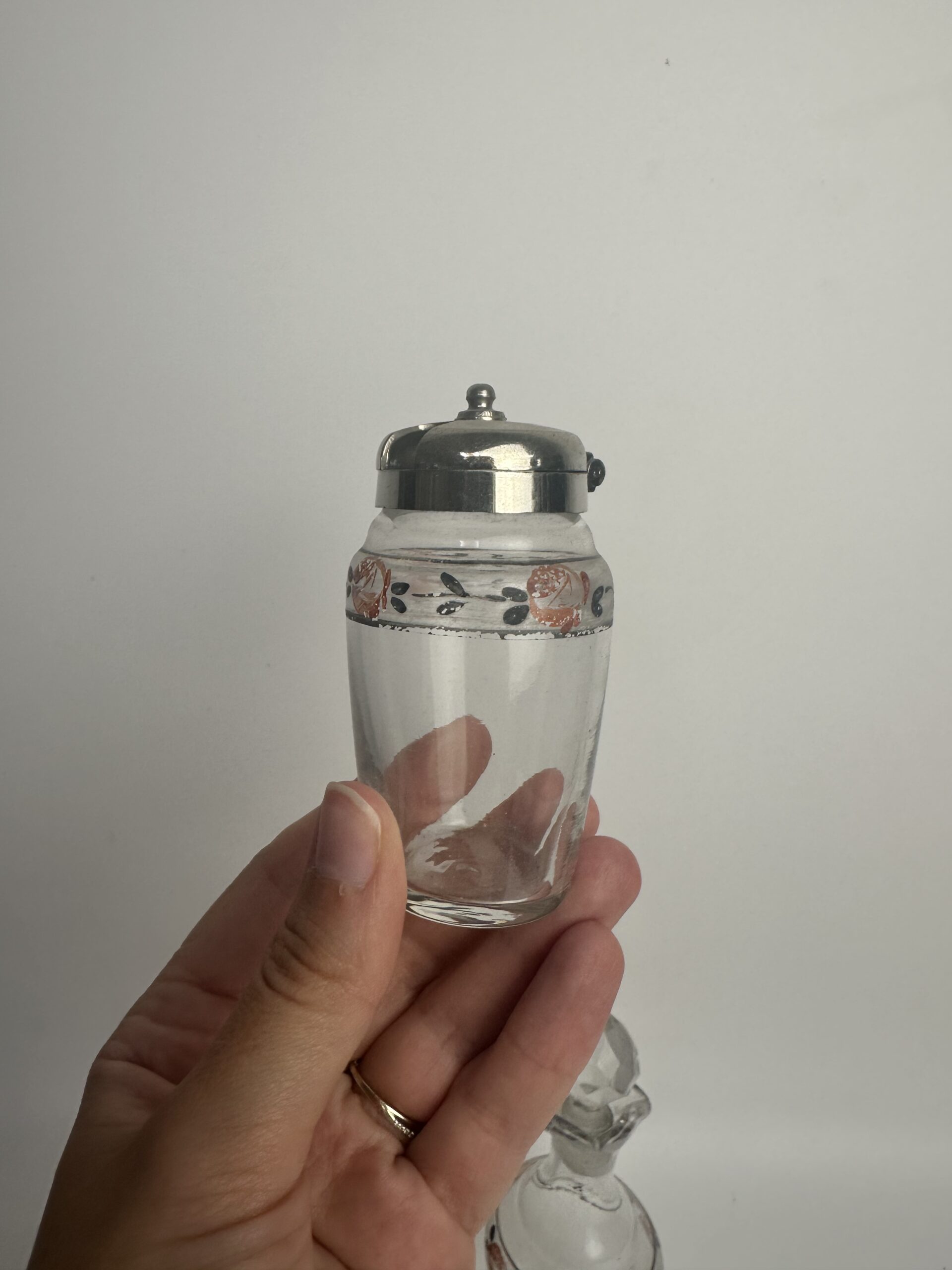 Ancien serviteur à condiments en verre – Image 11
