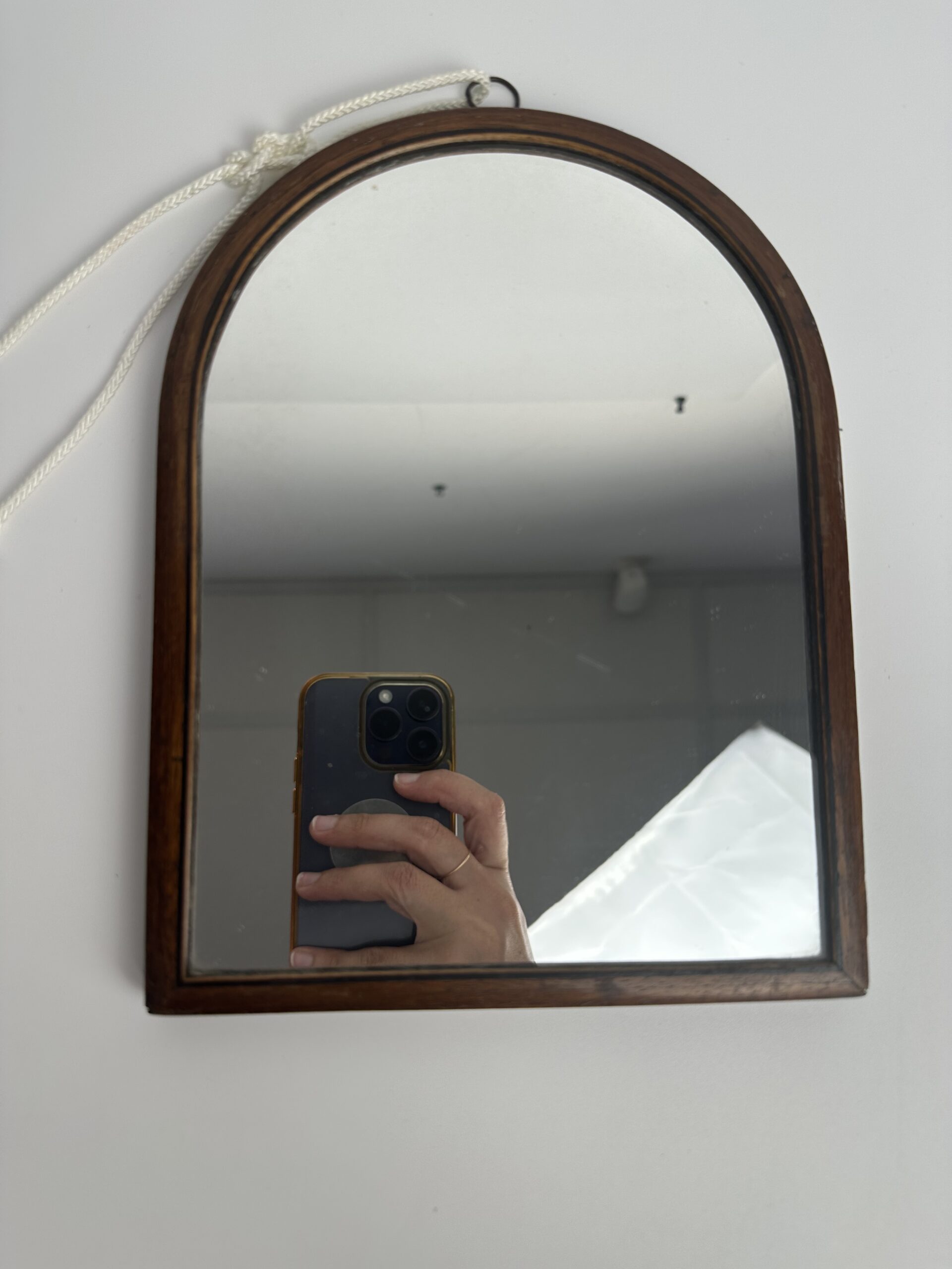 Petit miroir sur pied en bois vintage – Image 3