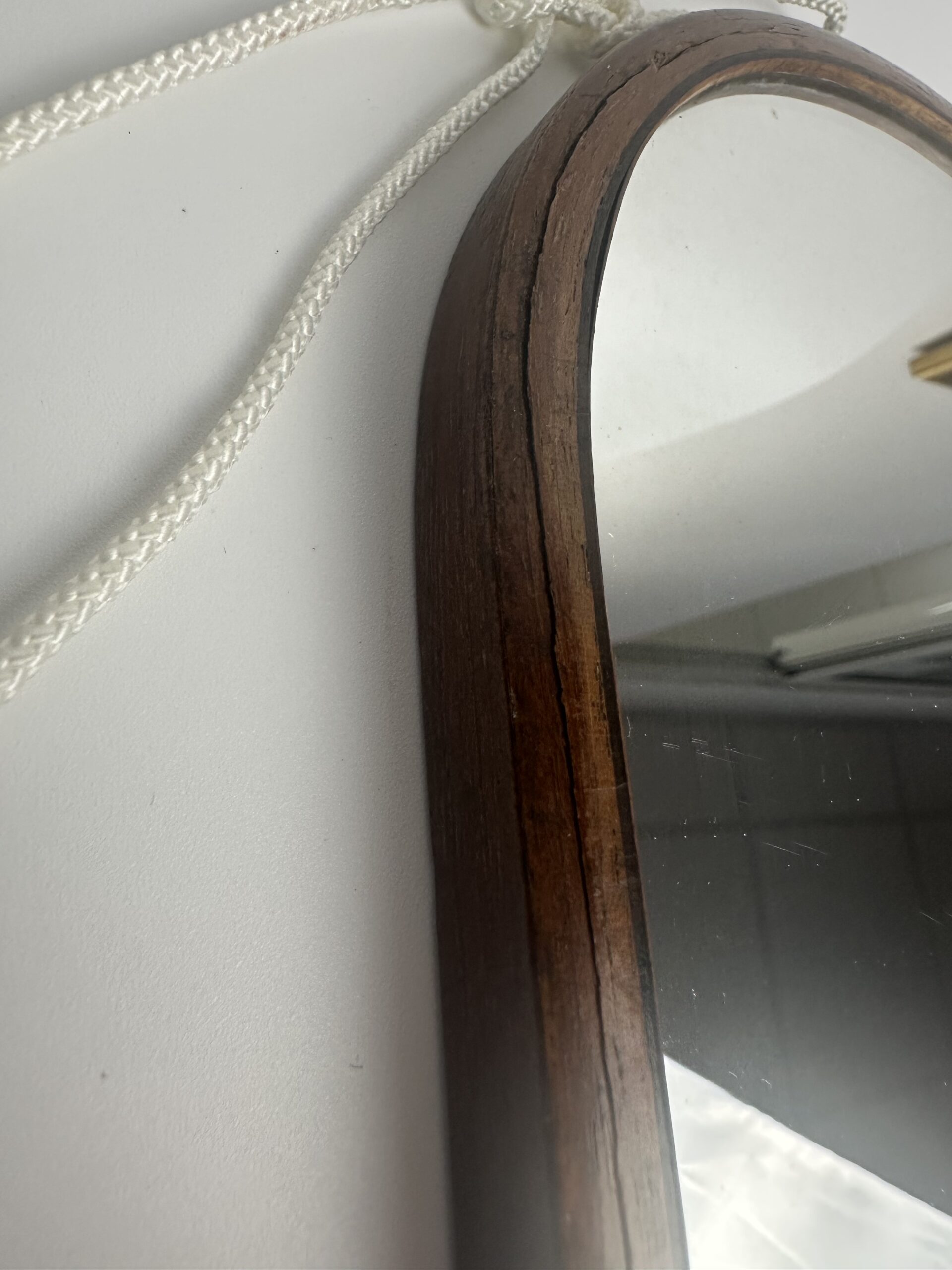 Petit miroir sur pied en bois vintage – Image 5