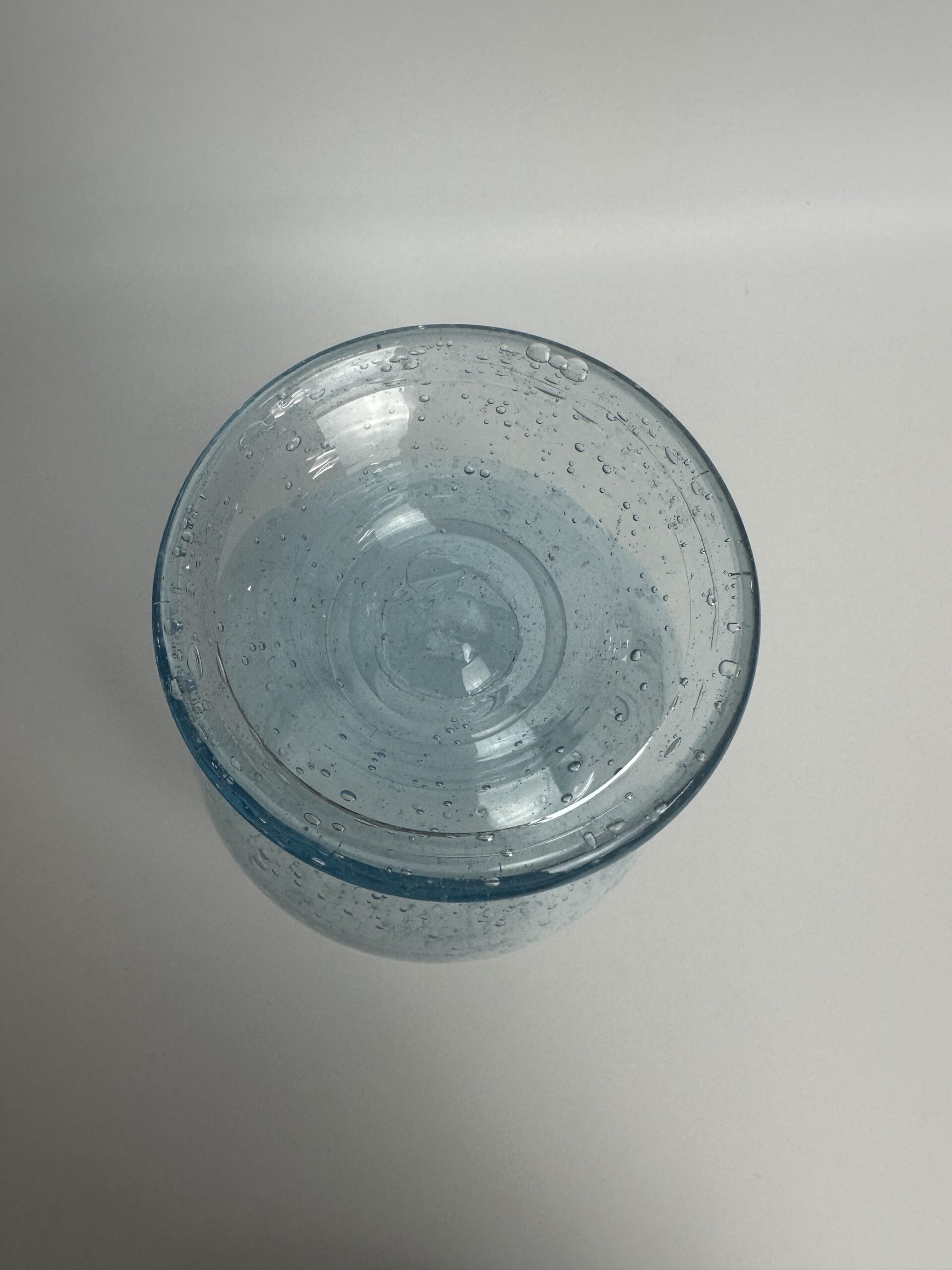 Bonbonnière bleue Biot en verre soufflé – Image 11