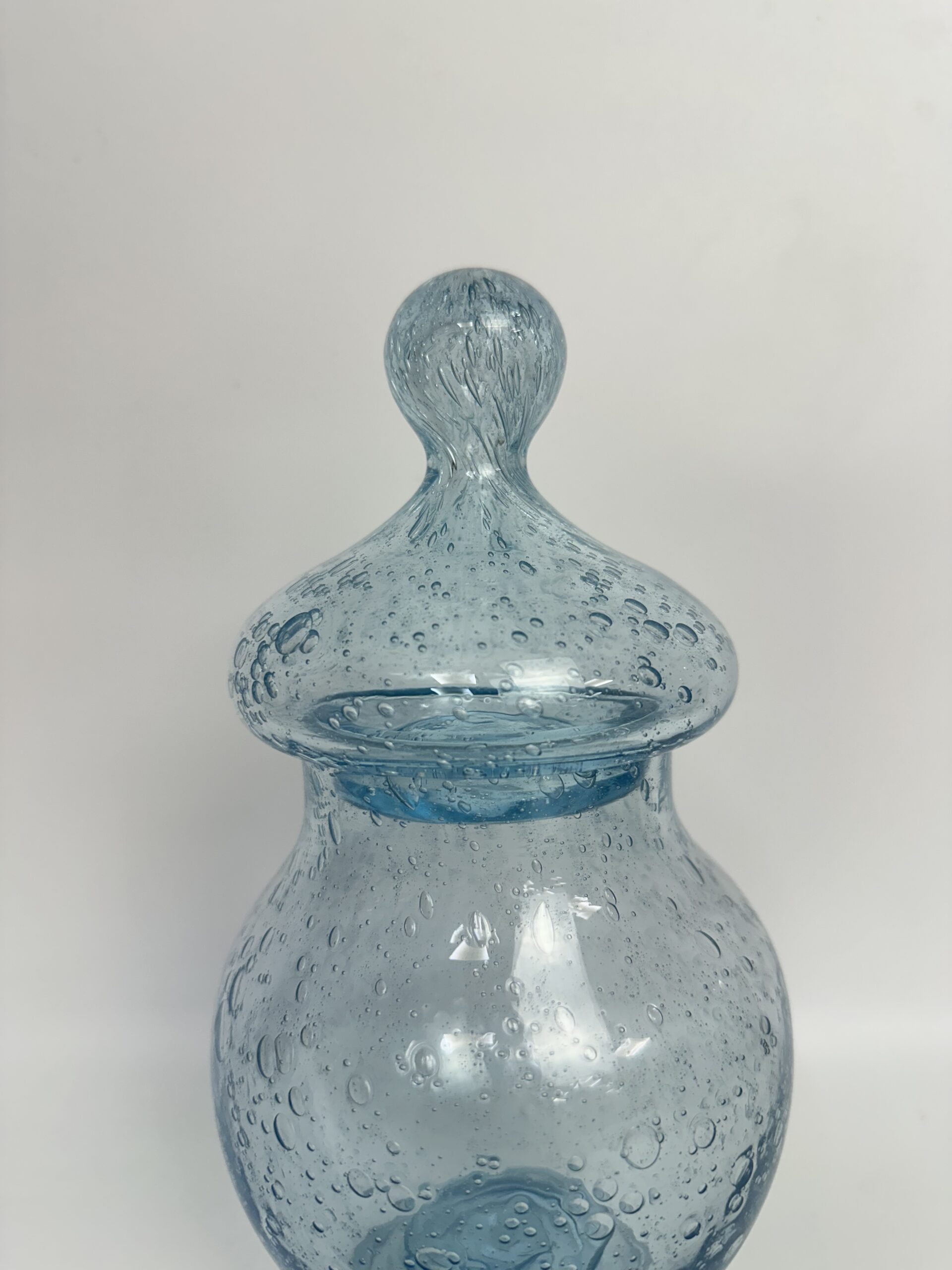 Bonbonnière bleue Biot en verre soufflé – Image 3