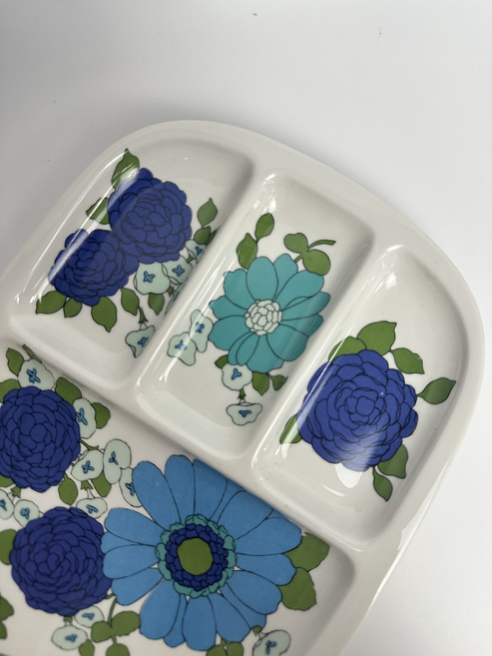 Assiette à compartiments vintage Pillivuyt Interlaken – Image 3