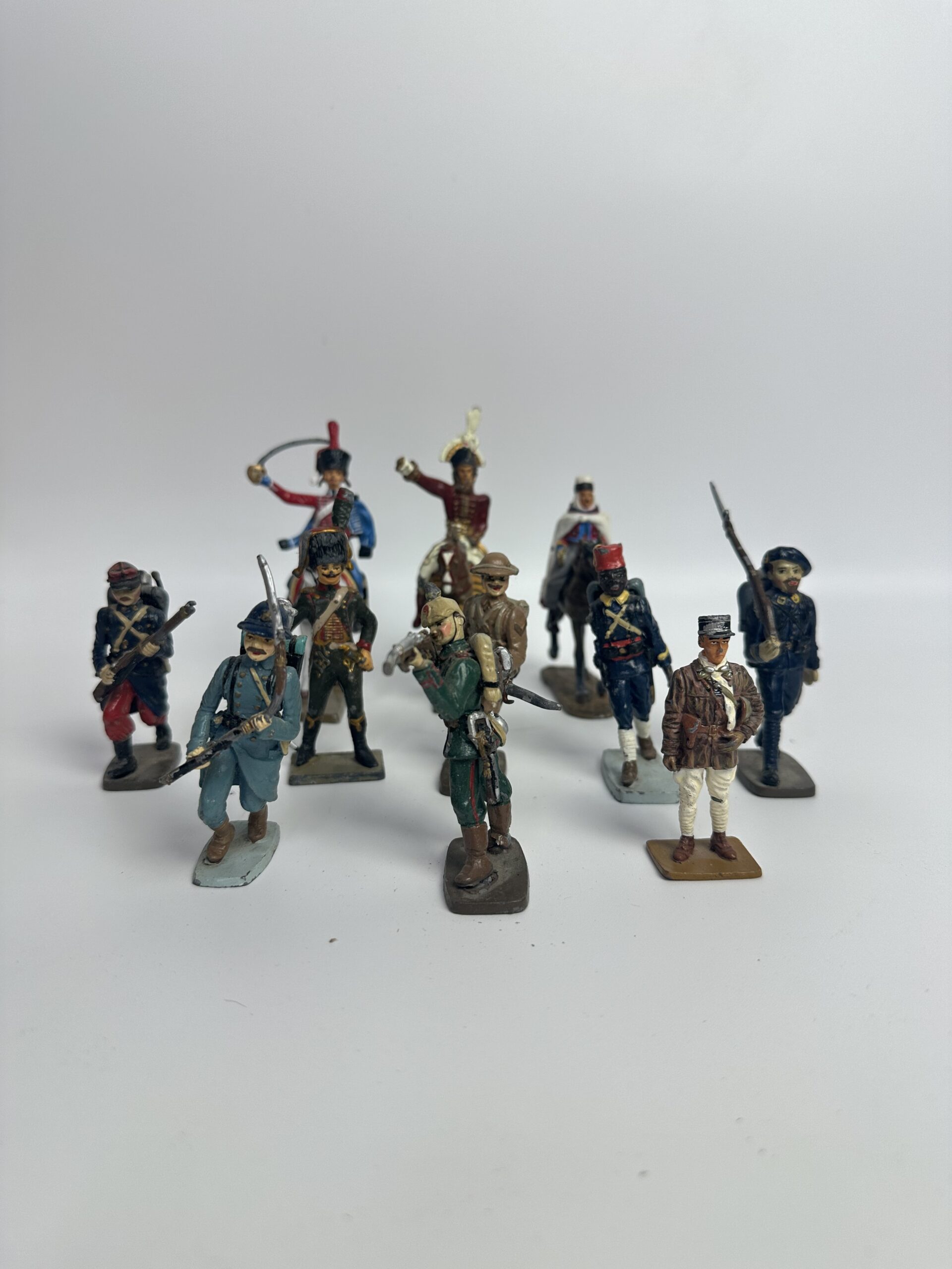 Lot de 14 figurines de soldats de collection – Image 3