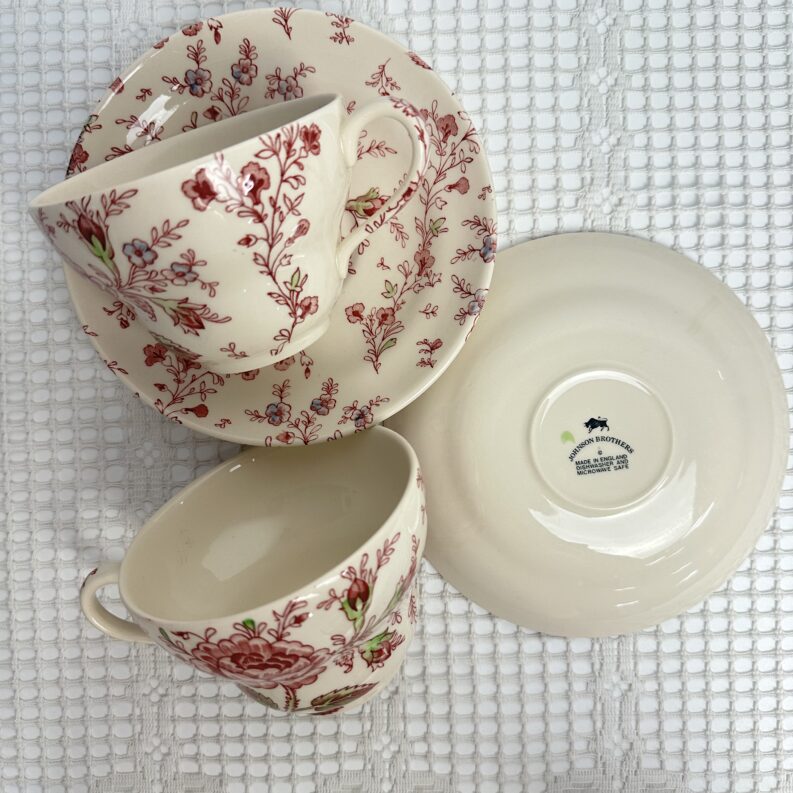 Duo de tasses et soucoupes Johnson Brothers