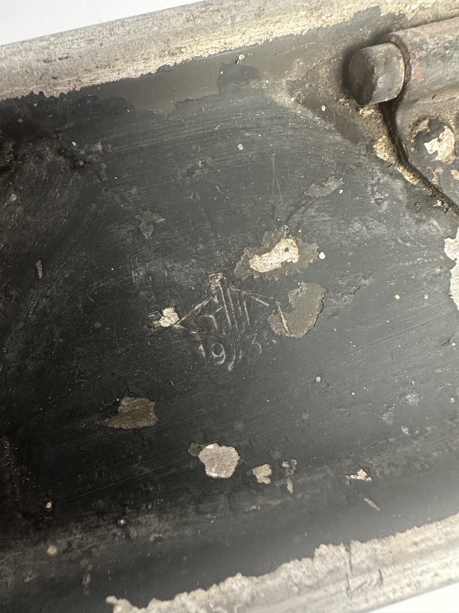 Ancienne caisse à munitions militaire en métal – Image 10