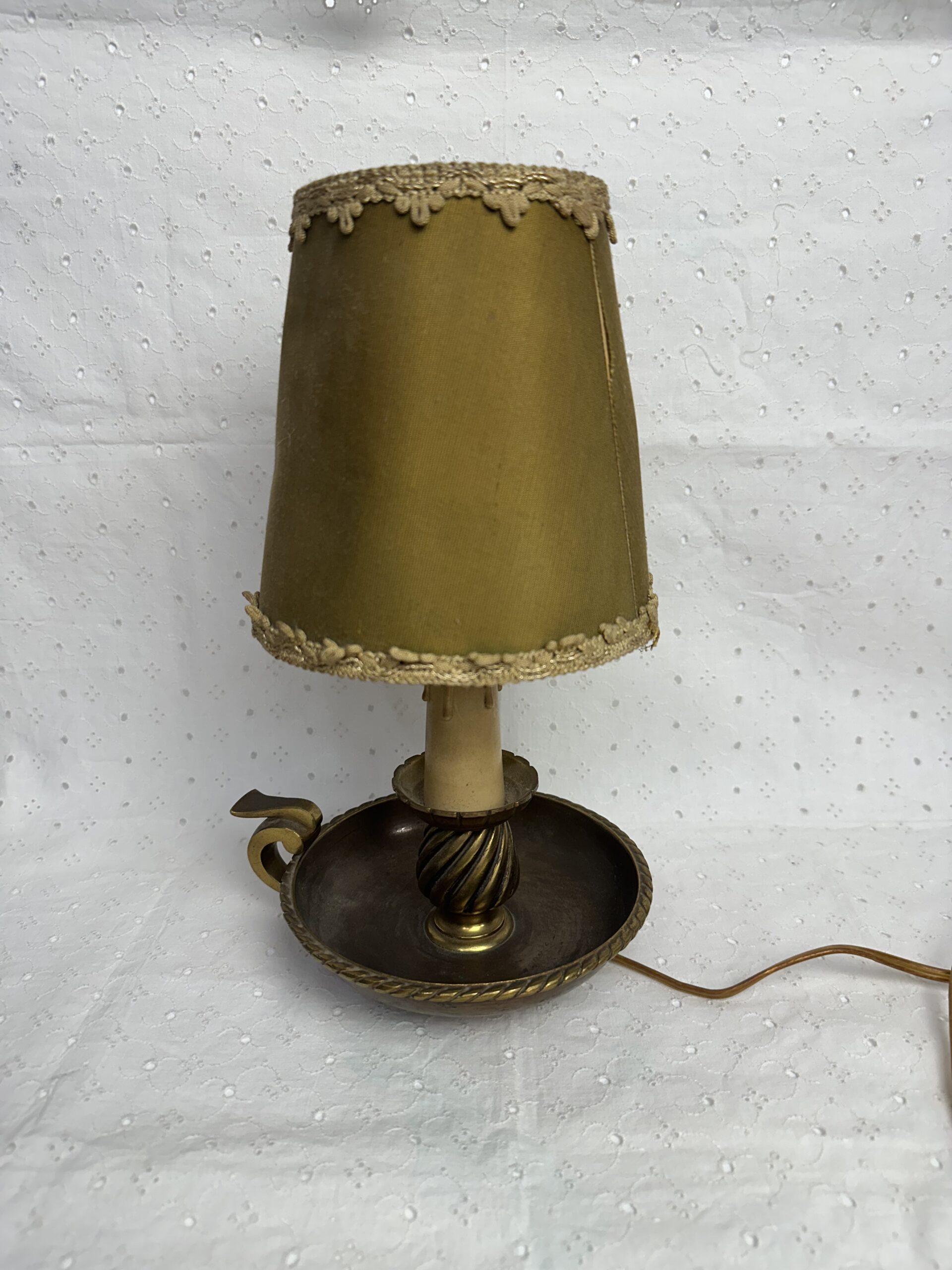 Petite lampe ancienne style rat de cave