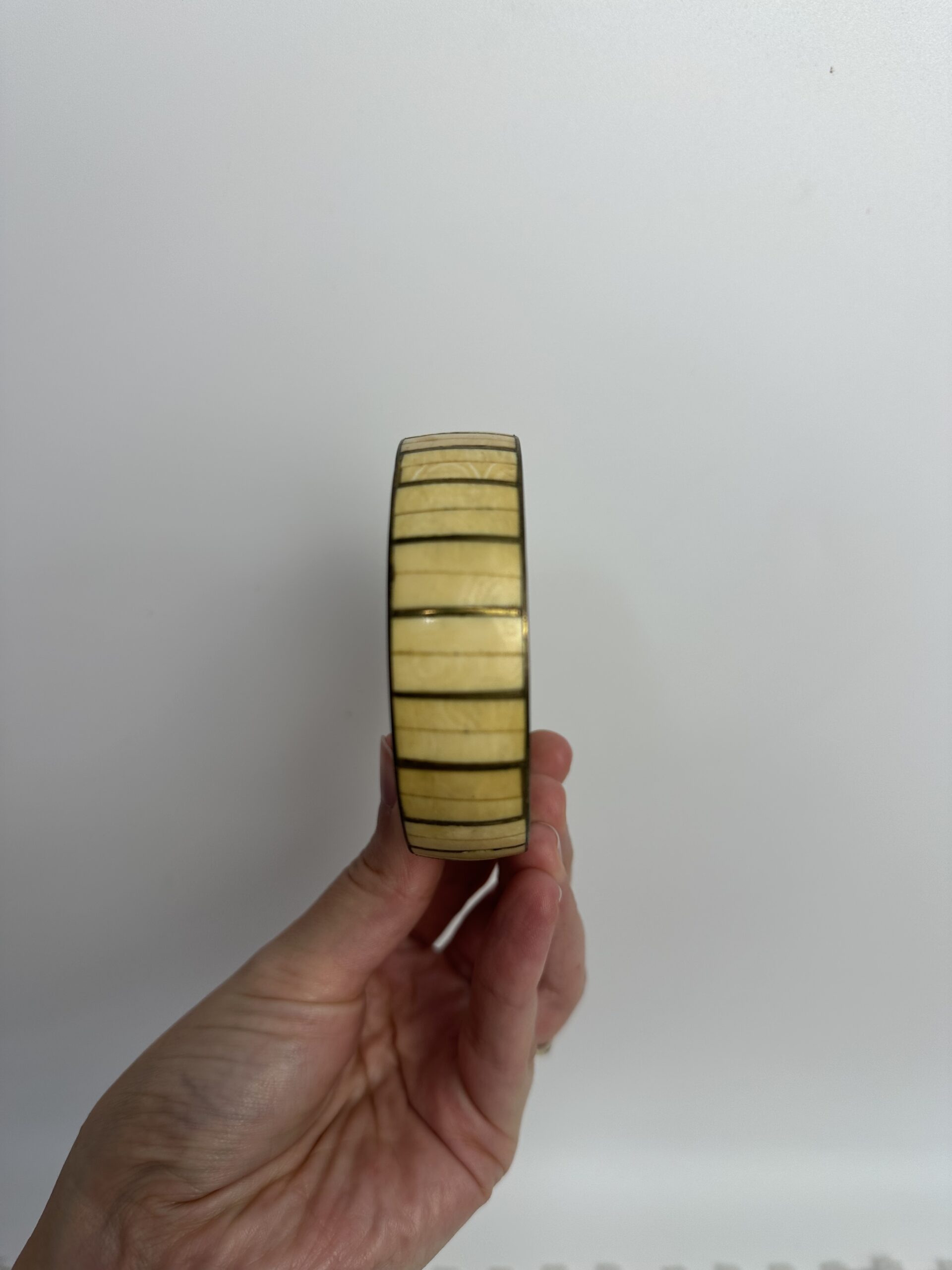 Bracelet jonc ancien en laiton – Image 4